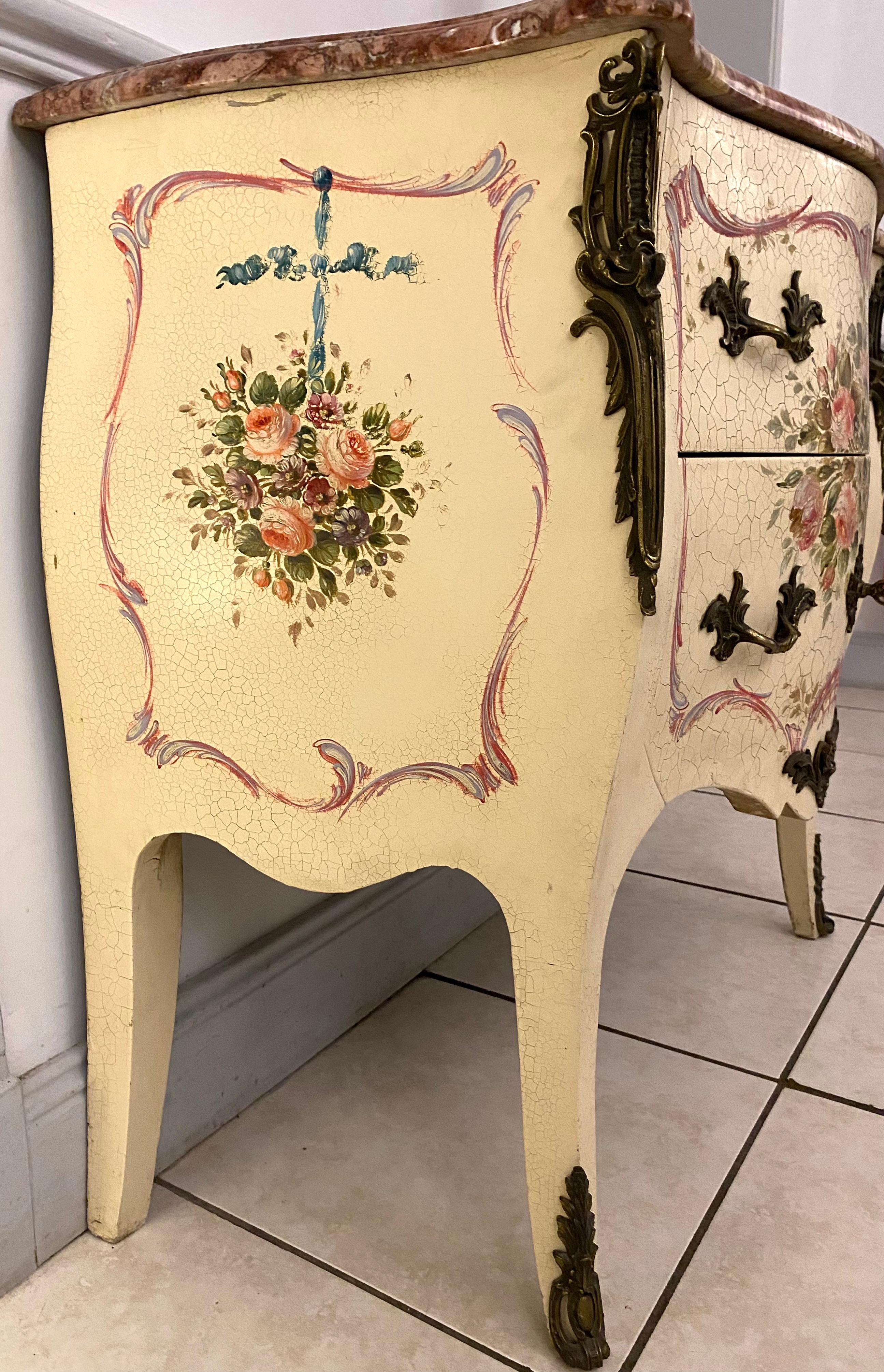 Venezianische Kommode aus bemaltem Holzmarmor – spätes 19. Jahrhundert – Louis XV.-Stil – Venedig, Italien (Italienisch) im Angebot
