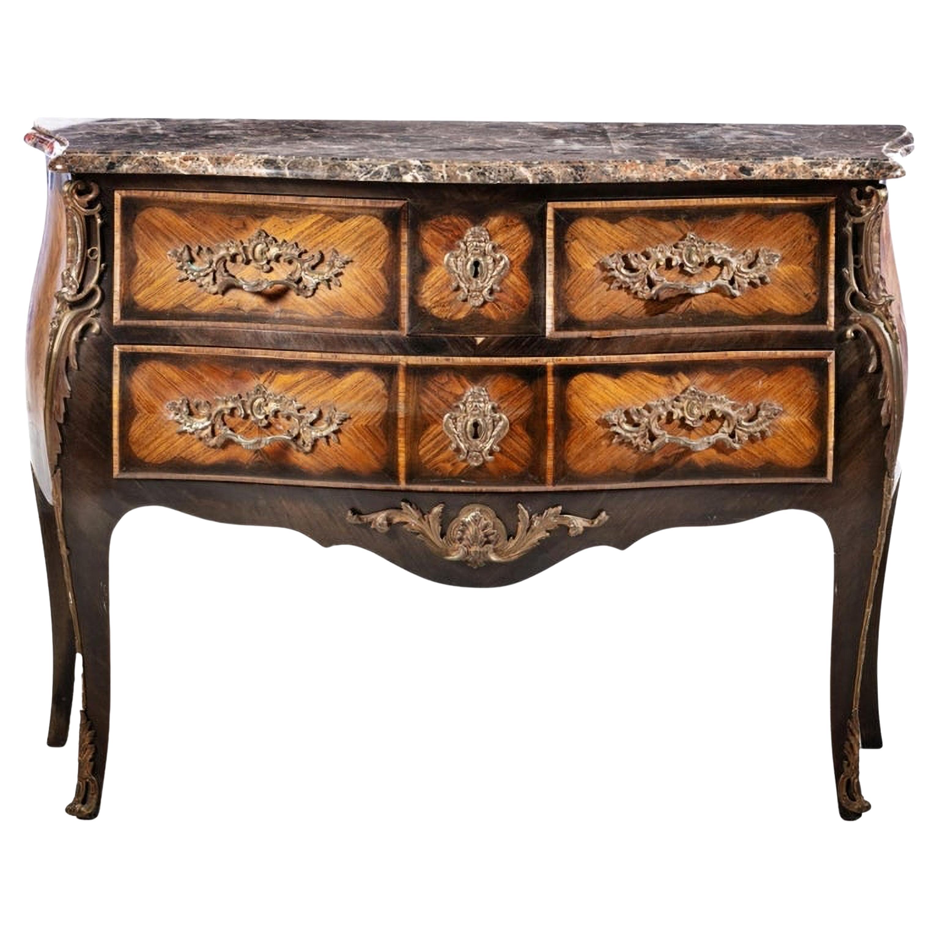 COMMODE LOUIS XV  Francese, fine del XIX secolo.