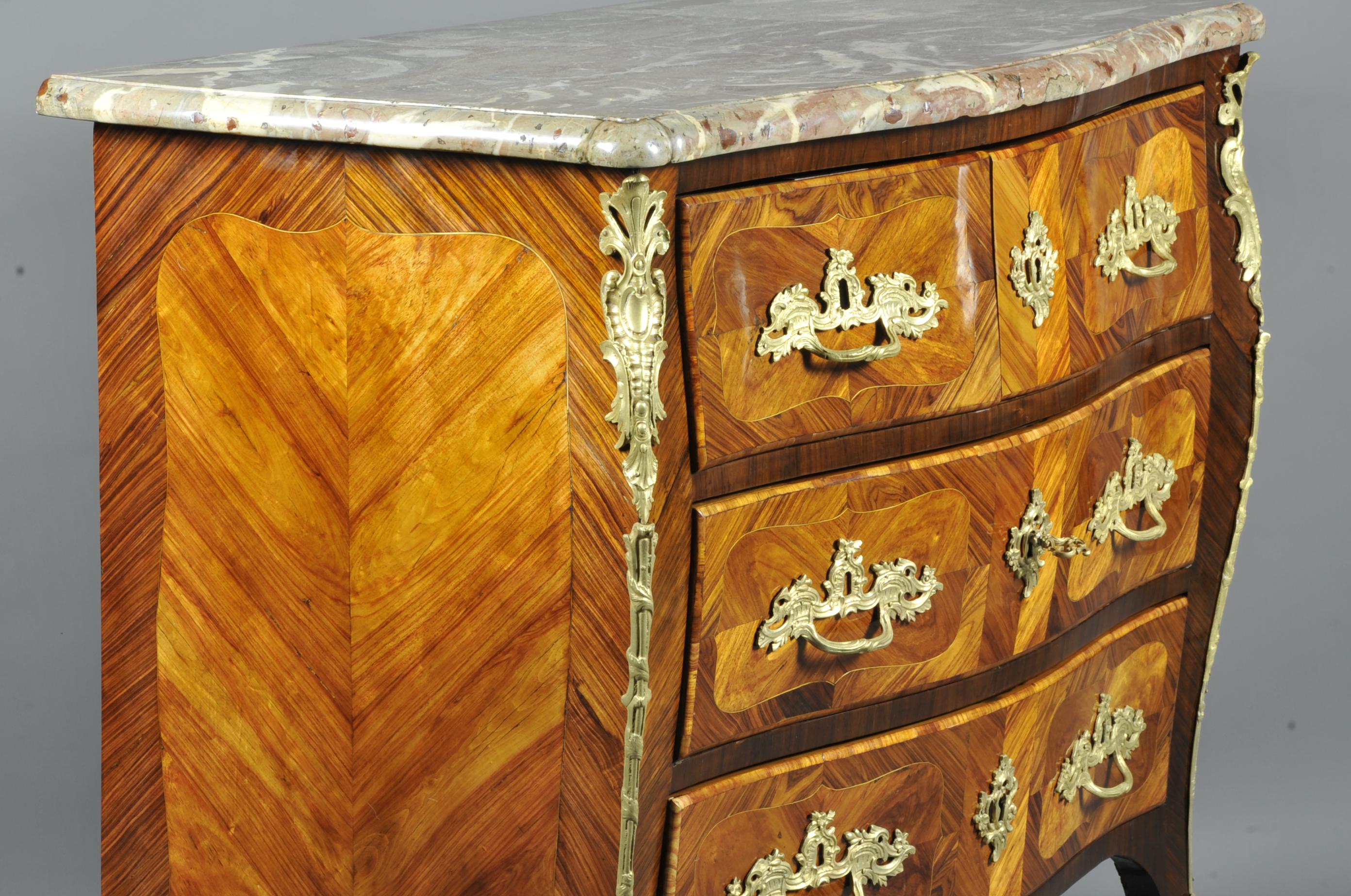  Commode Louis XV Stamped Gosselin For Sale 3