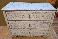 Commode Louis XVI patinée