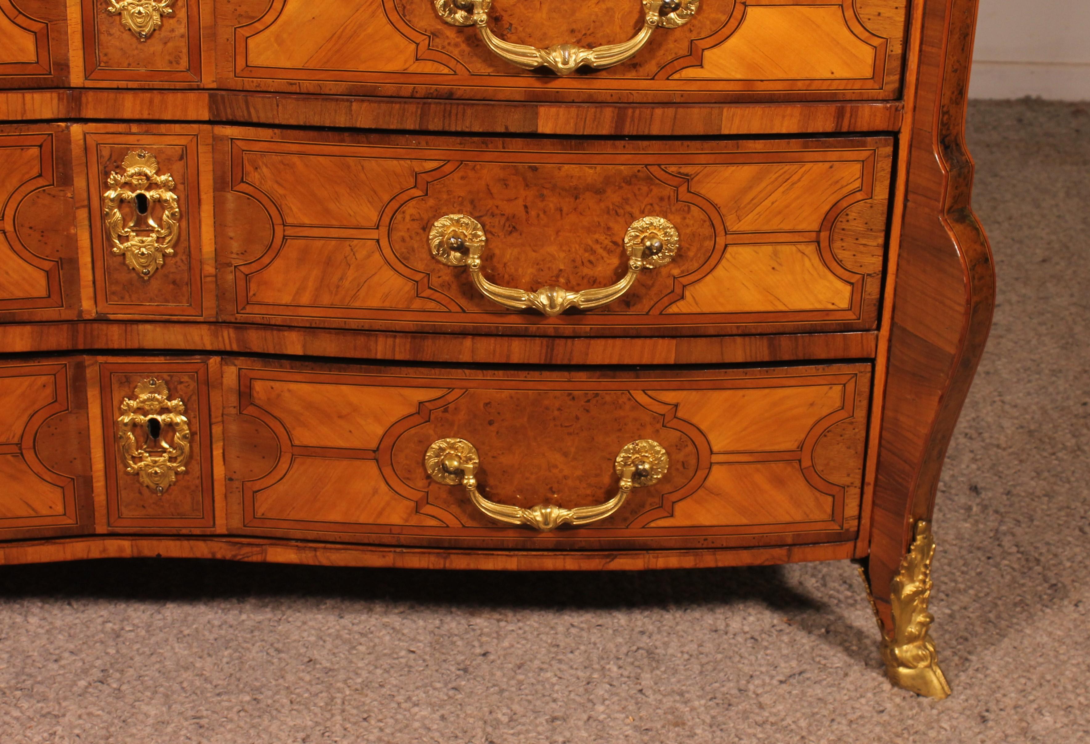 Luigi XIV Mazarine Chest Of Drawers / Commode From The Beginning Of The 18th Century in vendita