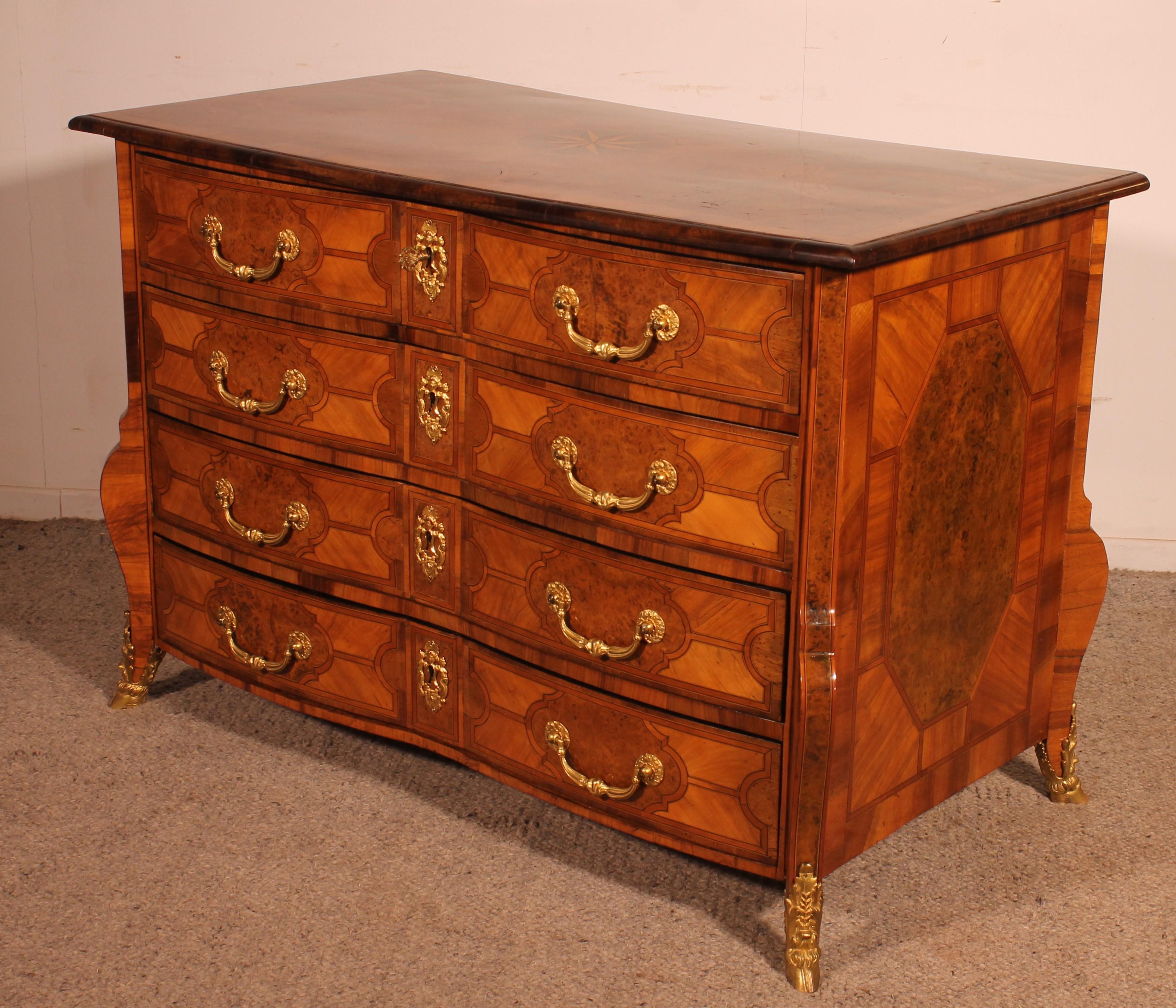 Noce Mazarine Chest Of Drawers / Commode From The Beginning Of The 18th Century in vendita