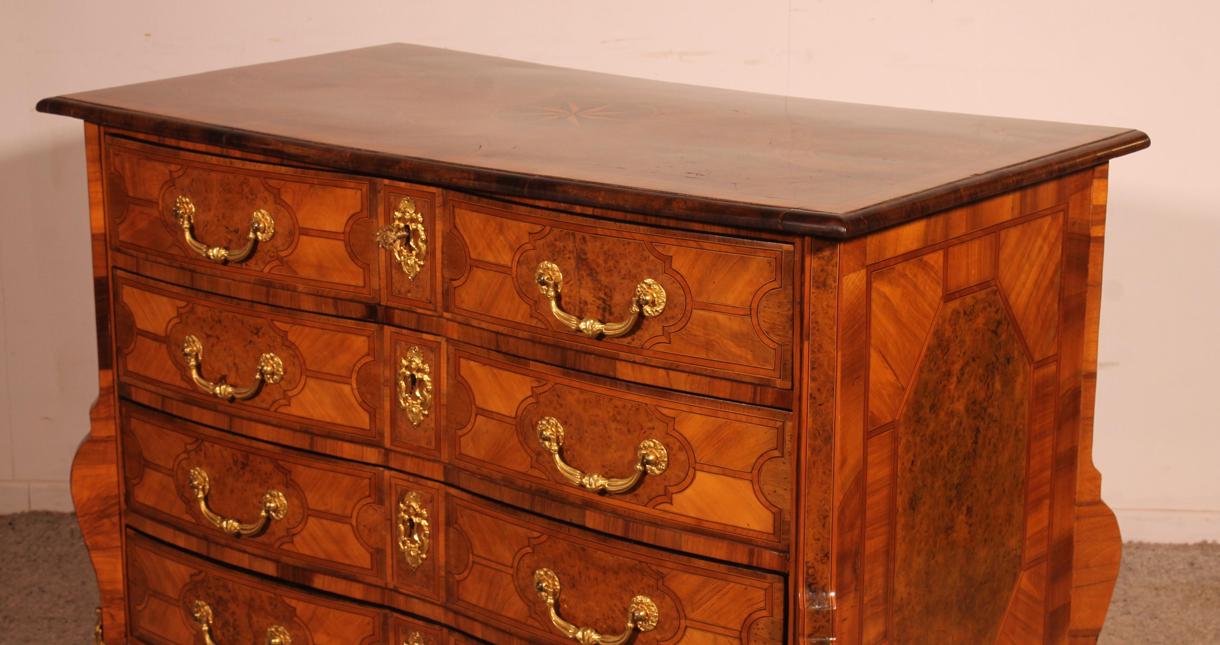 Mazarine Chest Of Drawers / Commode From The Beginning Of The 18th Century in vendita 1