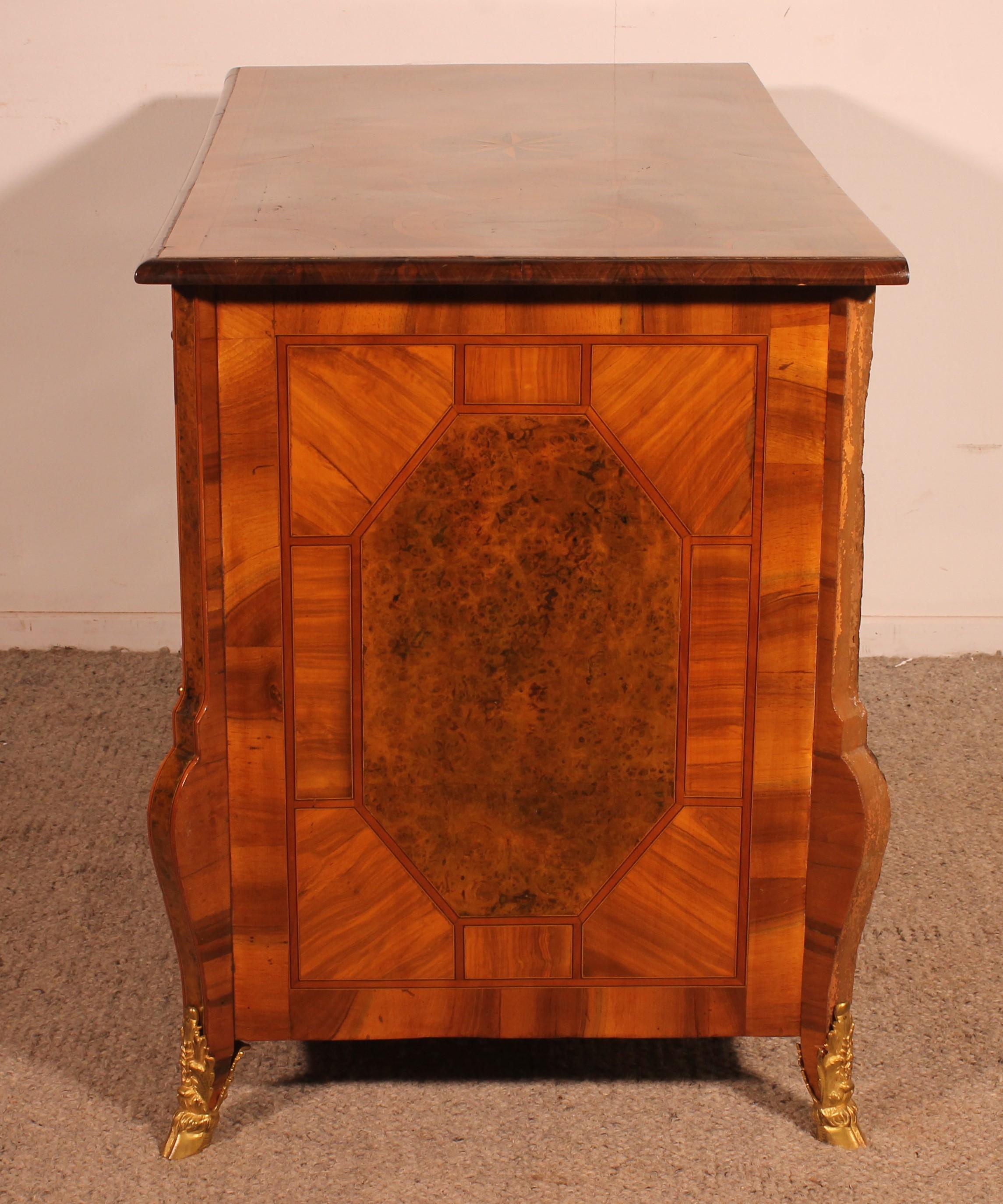 Mazarine Chest Of Drawers / Commode From The Beginning Of The 18th Century in vendita 2