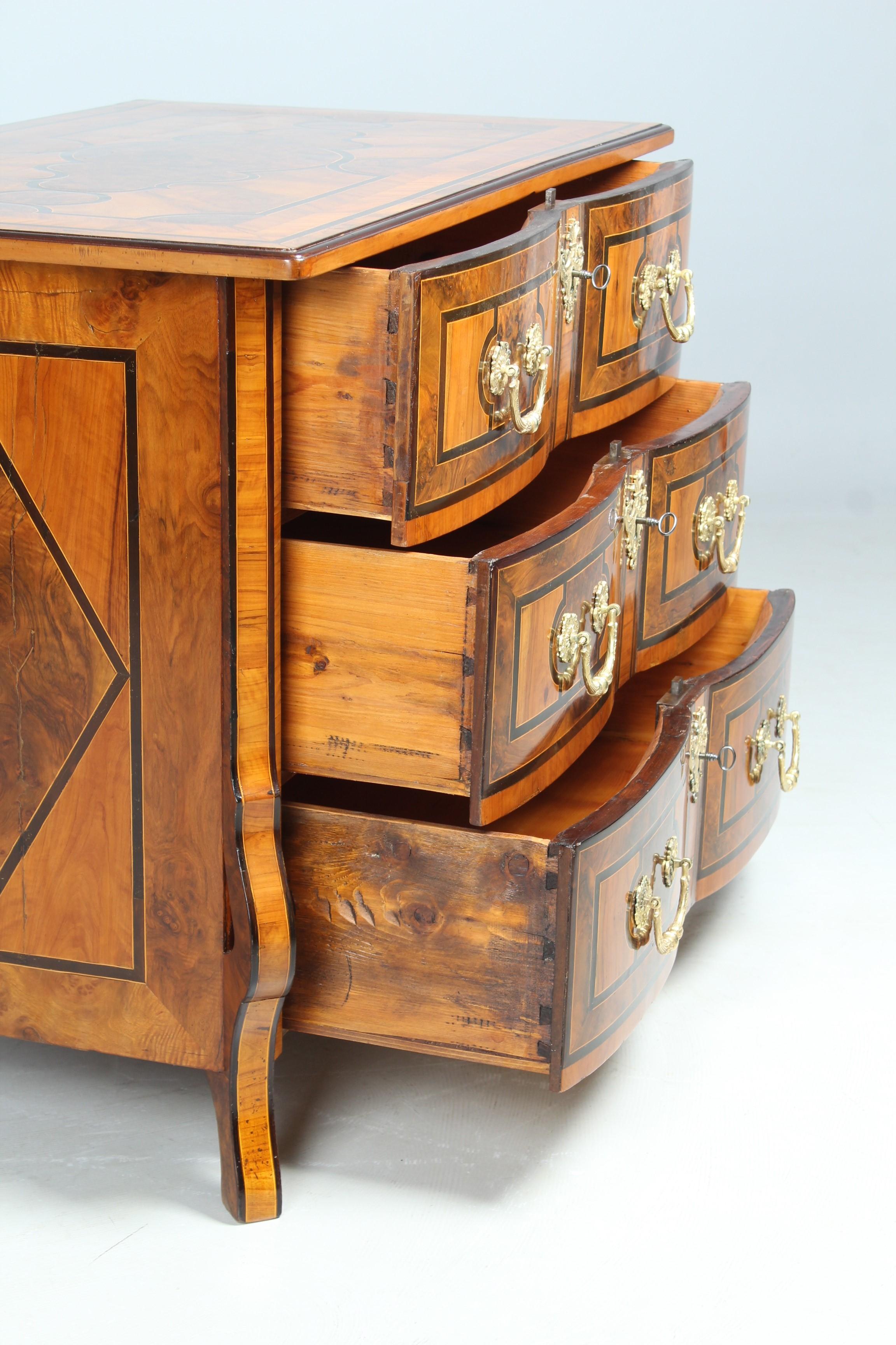 Commode Mazarine, Regence Chest of Drawers, France, Early 18th Century For Sale 3