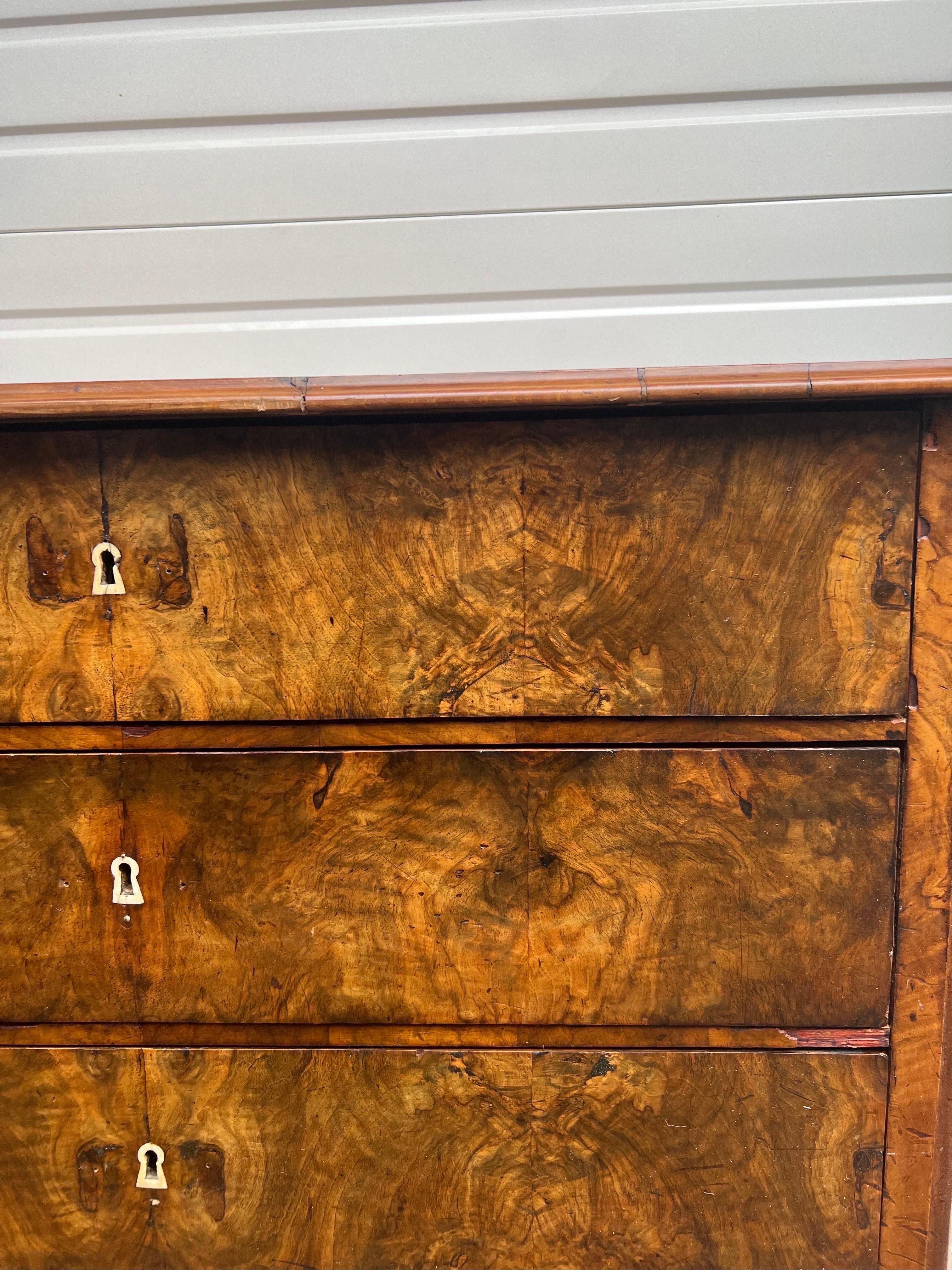 Commode or Dresser With 4 Large Drawers in Style of Noble Biedermeier Furniture In Good Condition For Sale In Seattle, WA