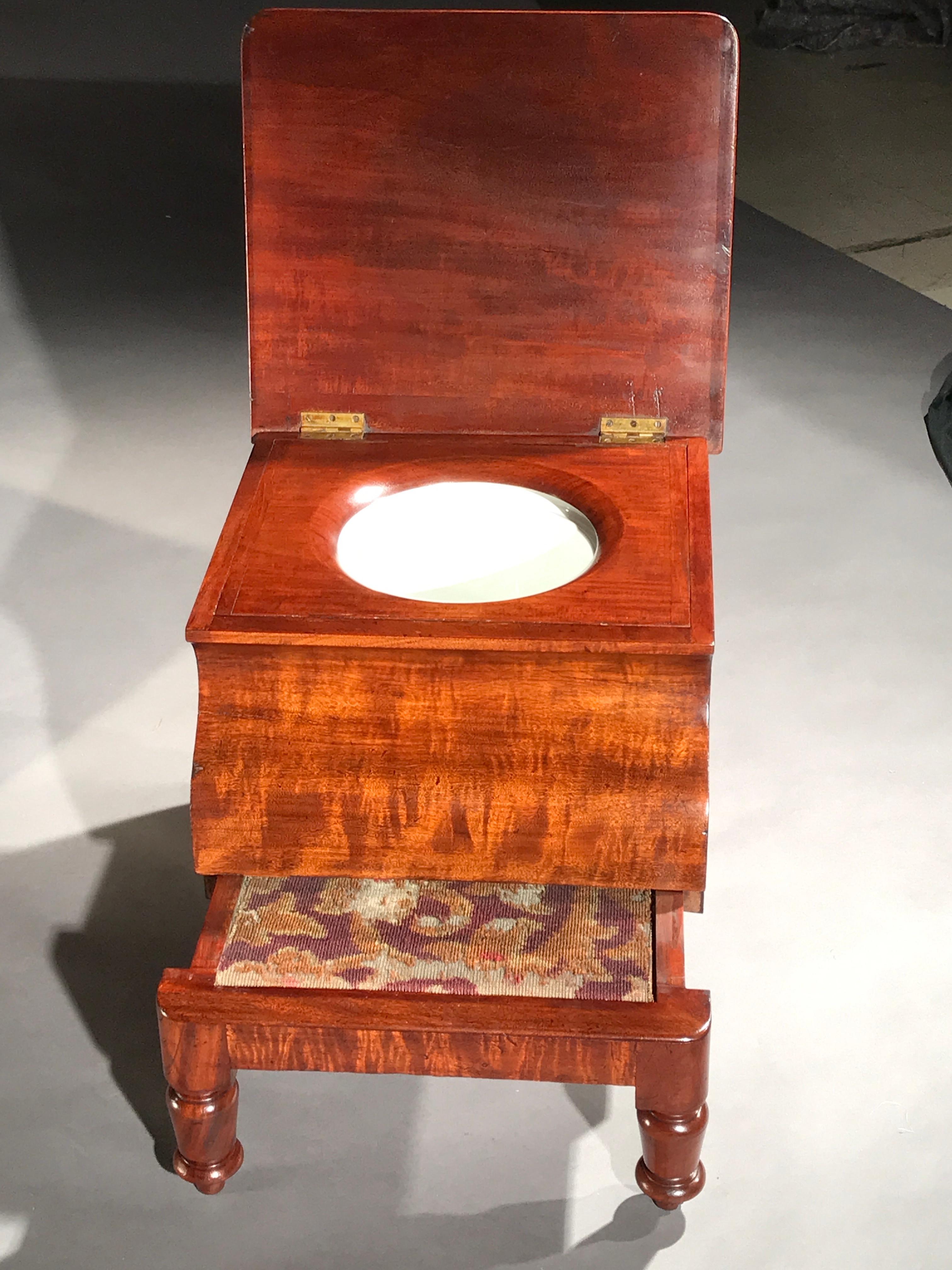 Mid-19th Century Commode, Potty, Mahogany, Plum Pudding, Original Pullout Footrest & Ceramic Pot For Sale