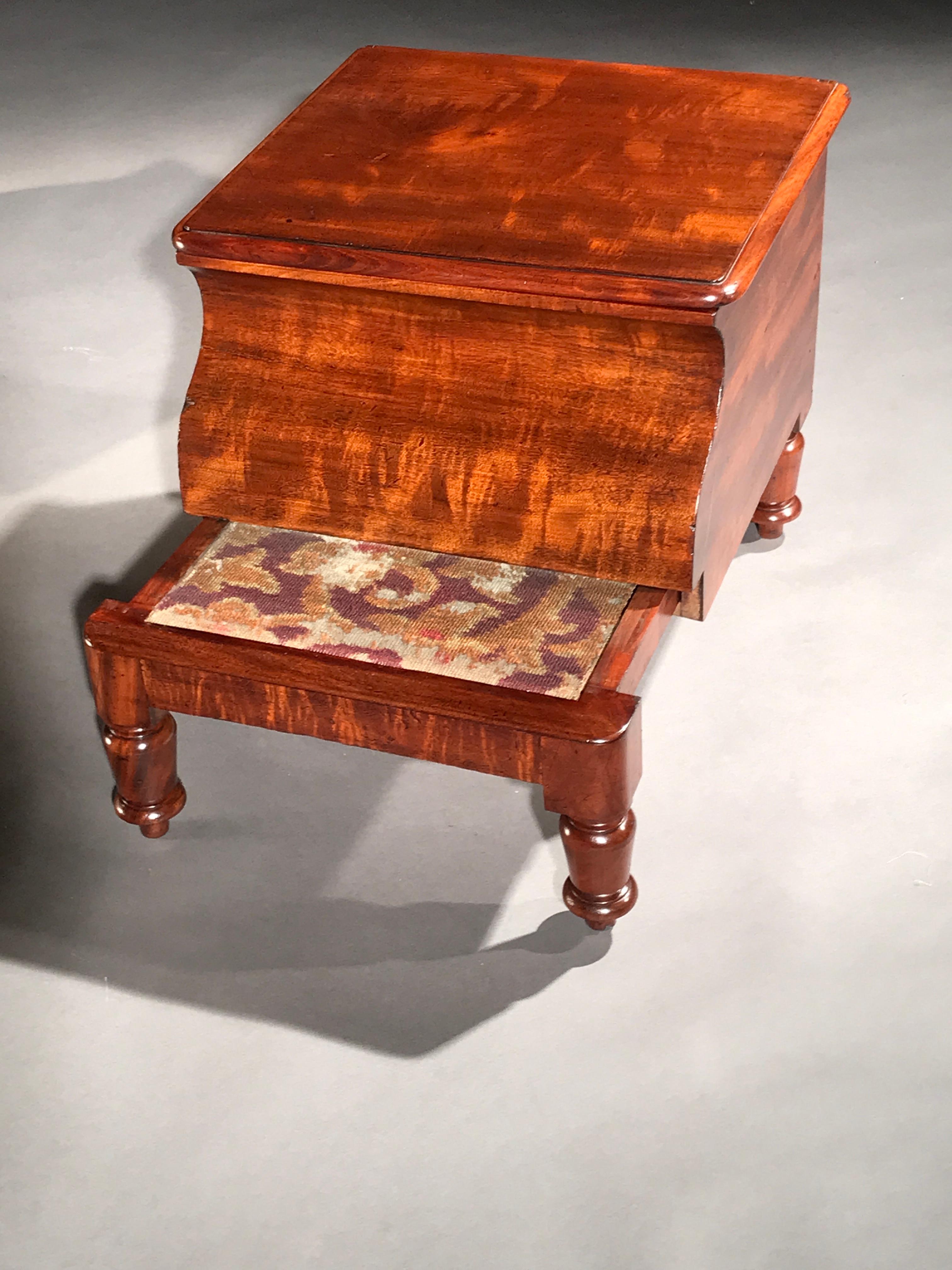 Commode, Potty, Mahogany, Plum Pudding, Original Pullout Footrest & Ceramic Pot In Good Condition For Sale In BUNGAY, SUFFOLK