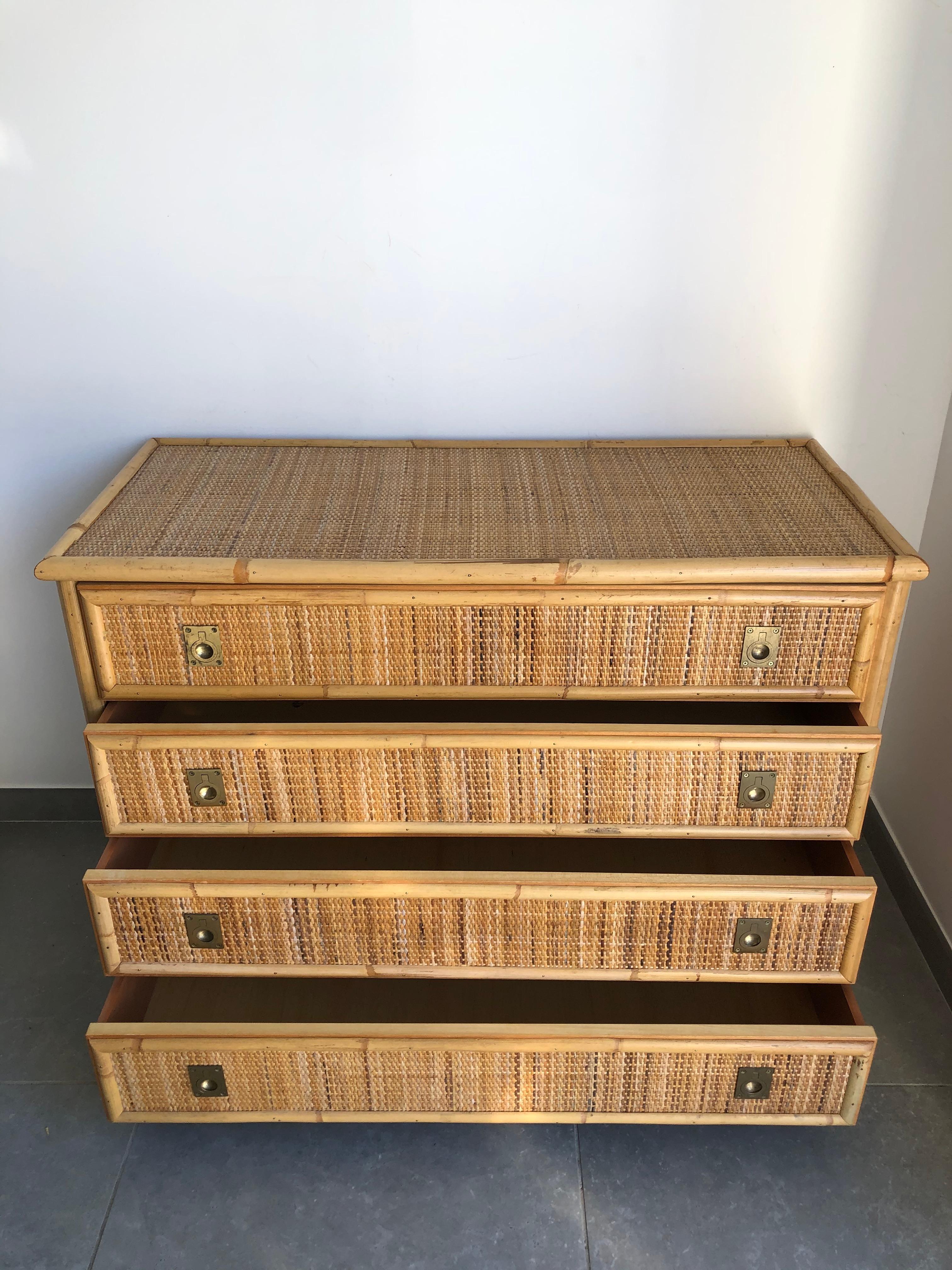 Commode rotin et bambou signée Dal Vera 4 tiroirs In Good Condition For Sale In SORBIERS, FR