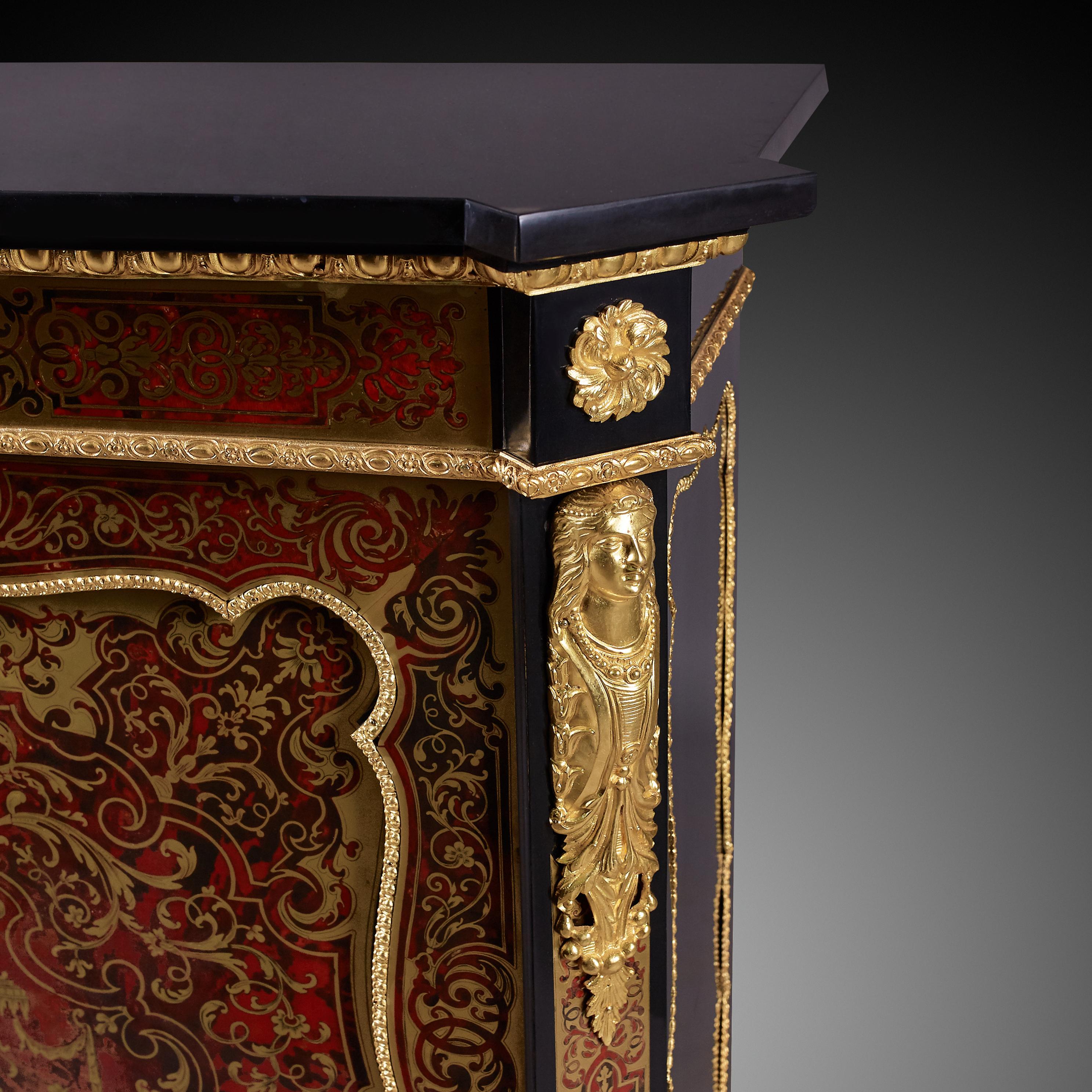 Doré Commode de style Boulle d'époque Napoléon III 19ème siècle en vente