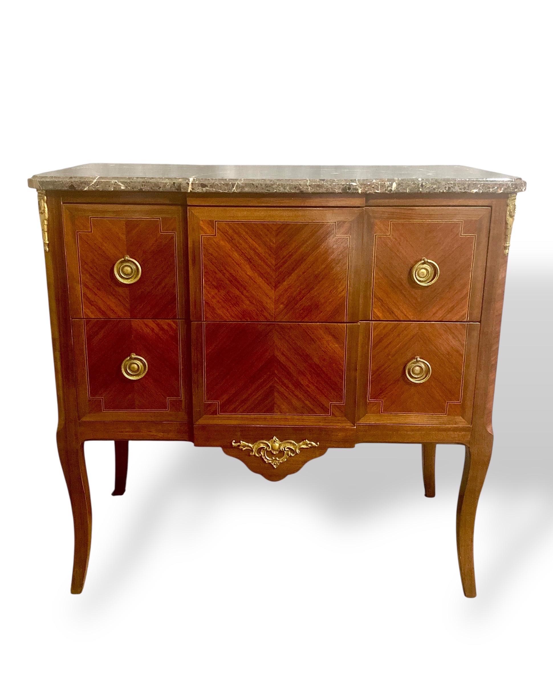 Commode stile Transizione Luigi XV - Luigi XVI - Marmo grigio in vendita 6
