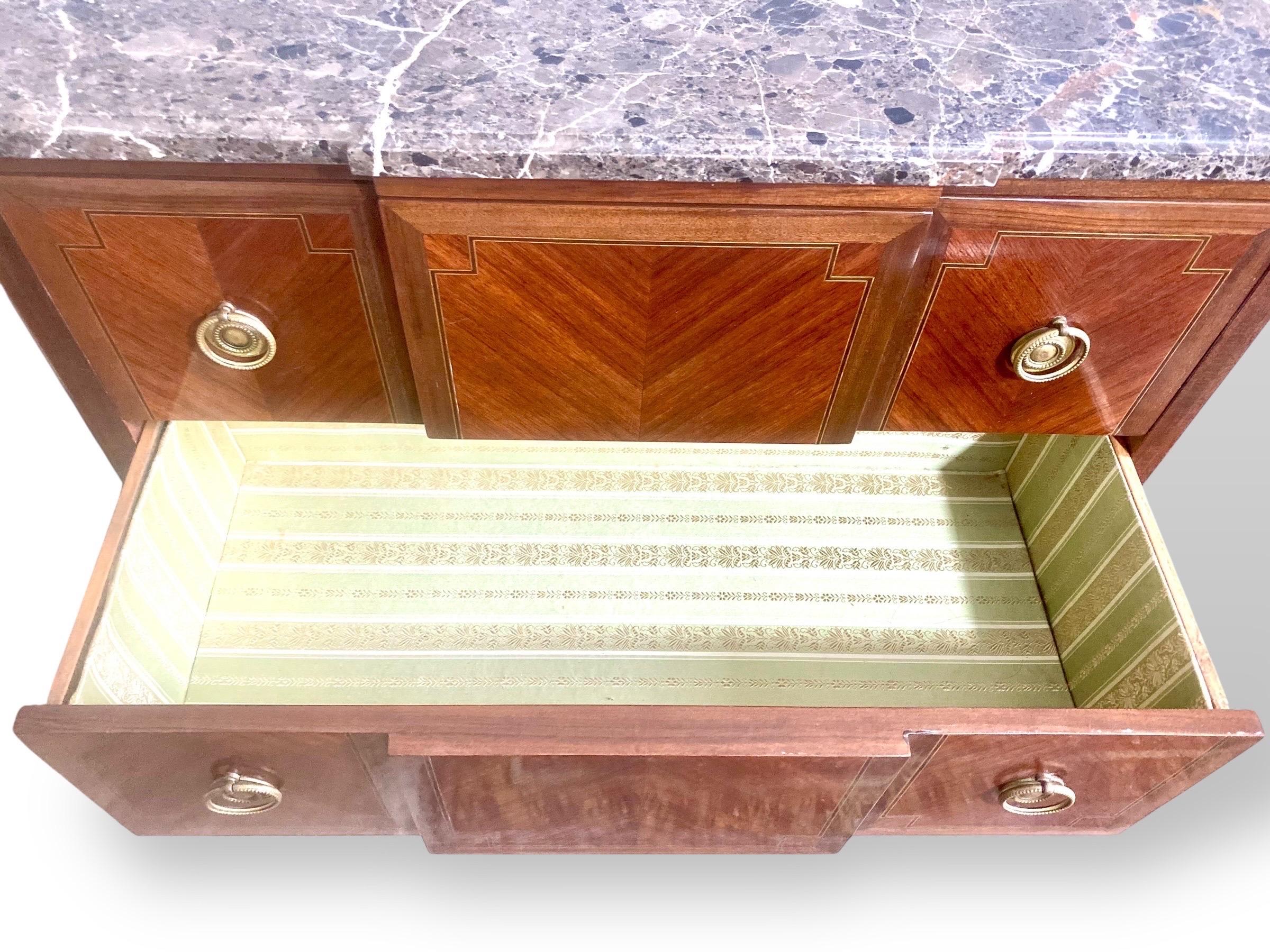 Commode stile Transizione Luigi XV - Luigi XVI - Marmo grigio in vendita 4