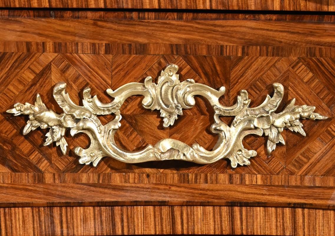 Tombeau chest of drawers in marquetry, Transition style – Part 1 of the 20th cen For Sale 4