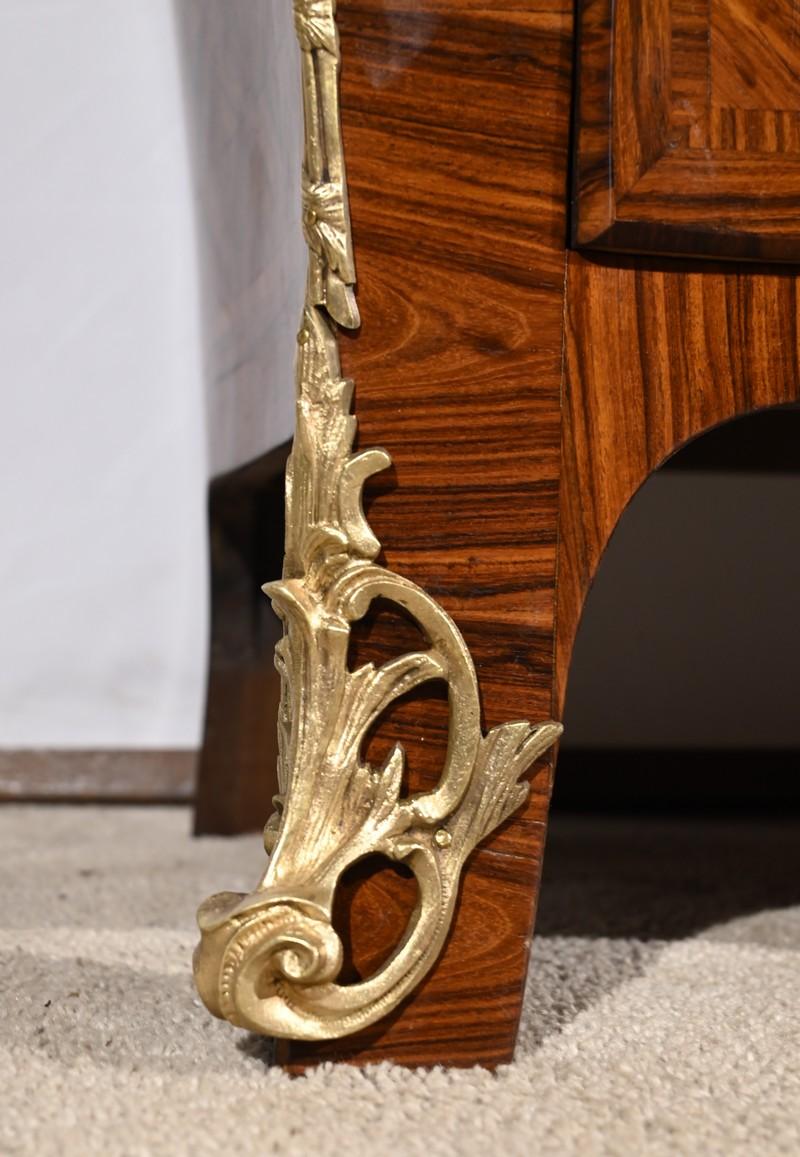 Tombeau chest of drawers in marquetry, Transition style – Part 1 of the 20th cen For Sale 7
