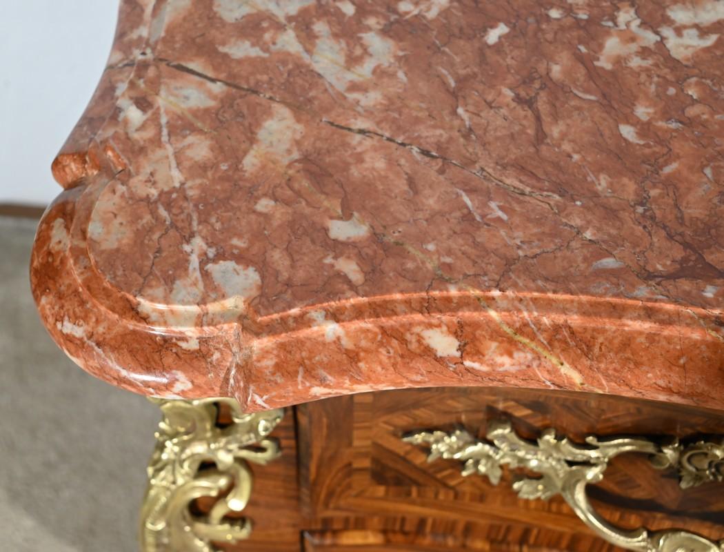 Tombeau chest of drawers in marquetry, Transition style – Part 1 of the 20th cen In Excellent Condition For Sale In HÉRIC, FR