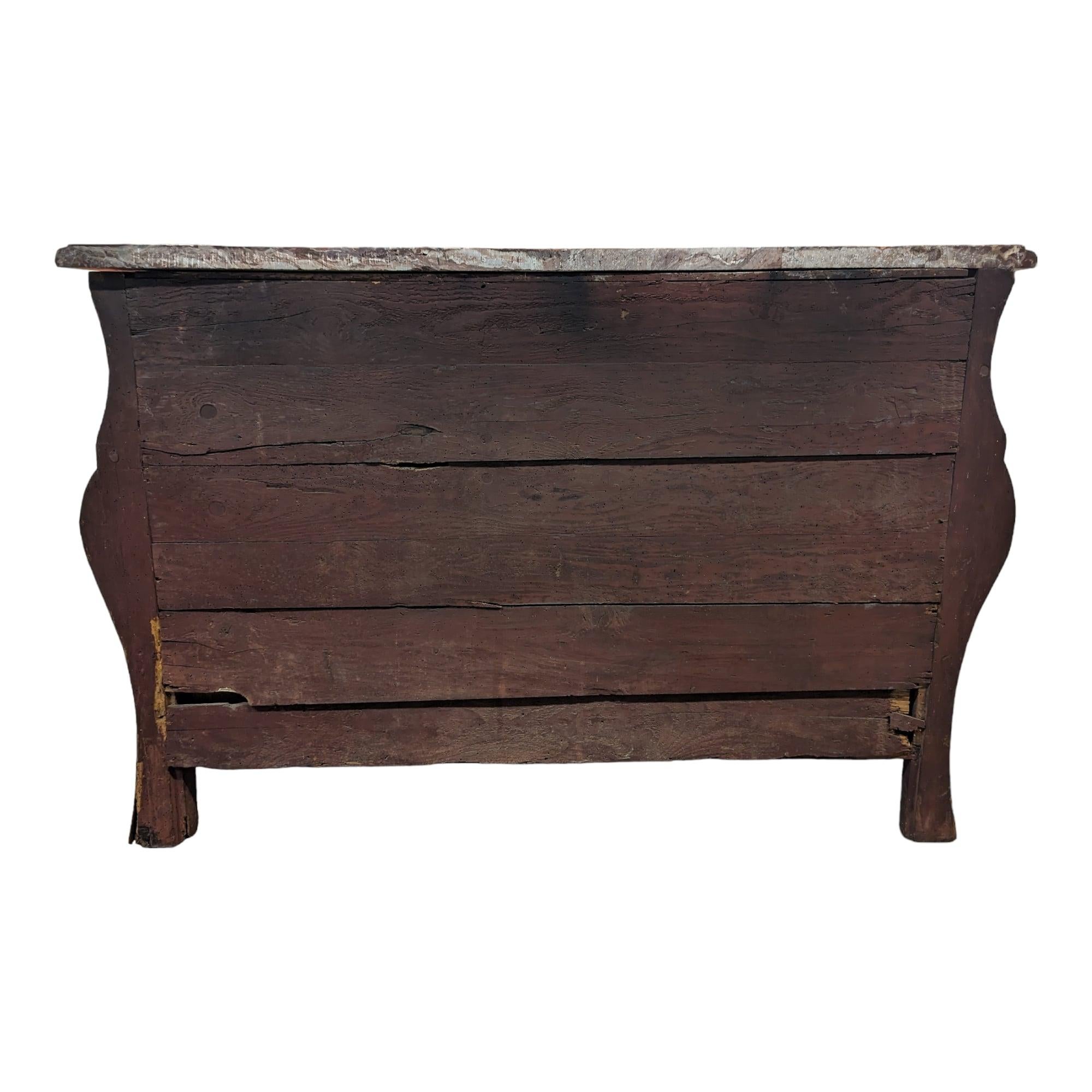 French 18th Century Rosewood Tombeau Chest of drawers  For Sale 14