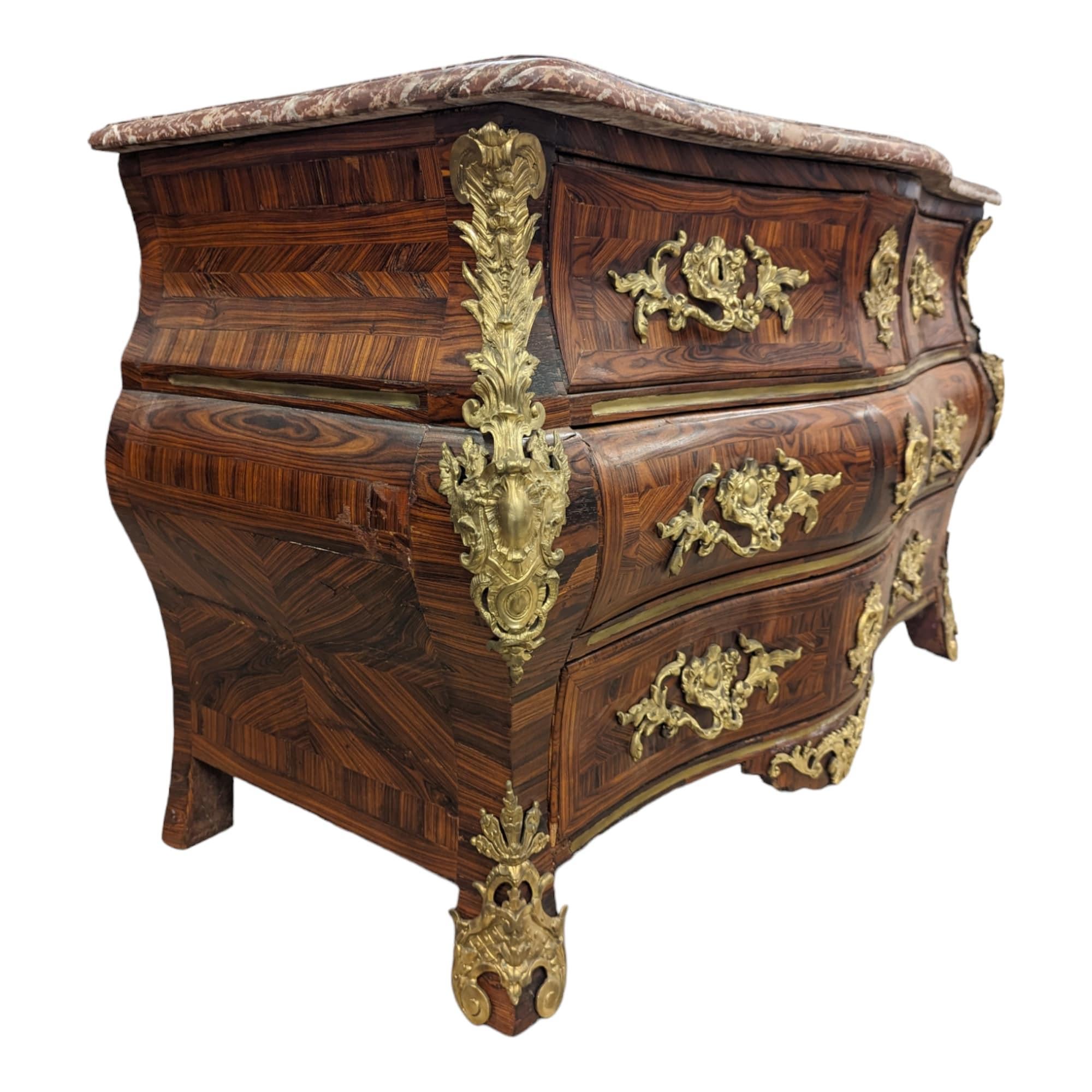 Mid-18th Century French 18th Century Rosewood Tombeau Chest of drawers  For Sale