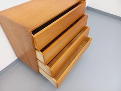 Commode vintage en bois de chêne clair des années 50 60