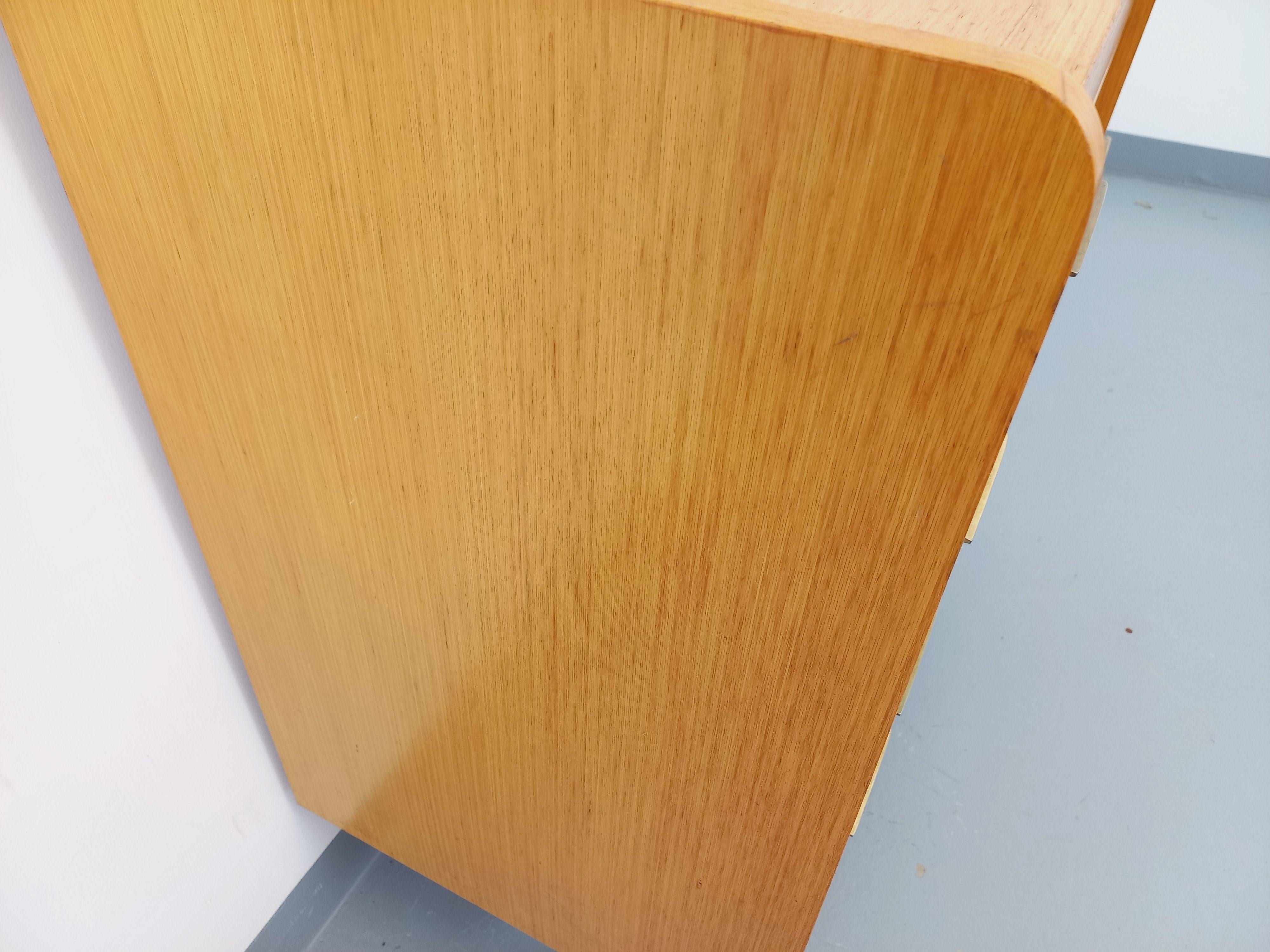 Commode vintage en bois des années 50 60 4