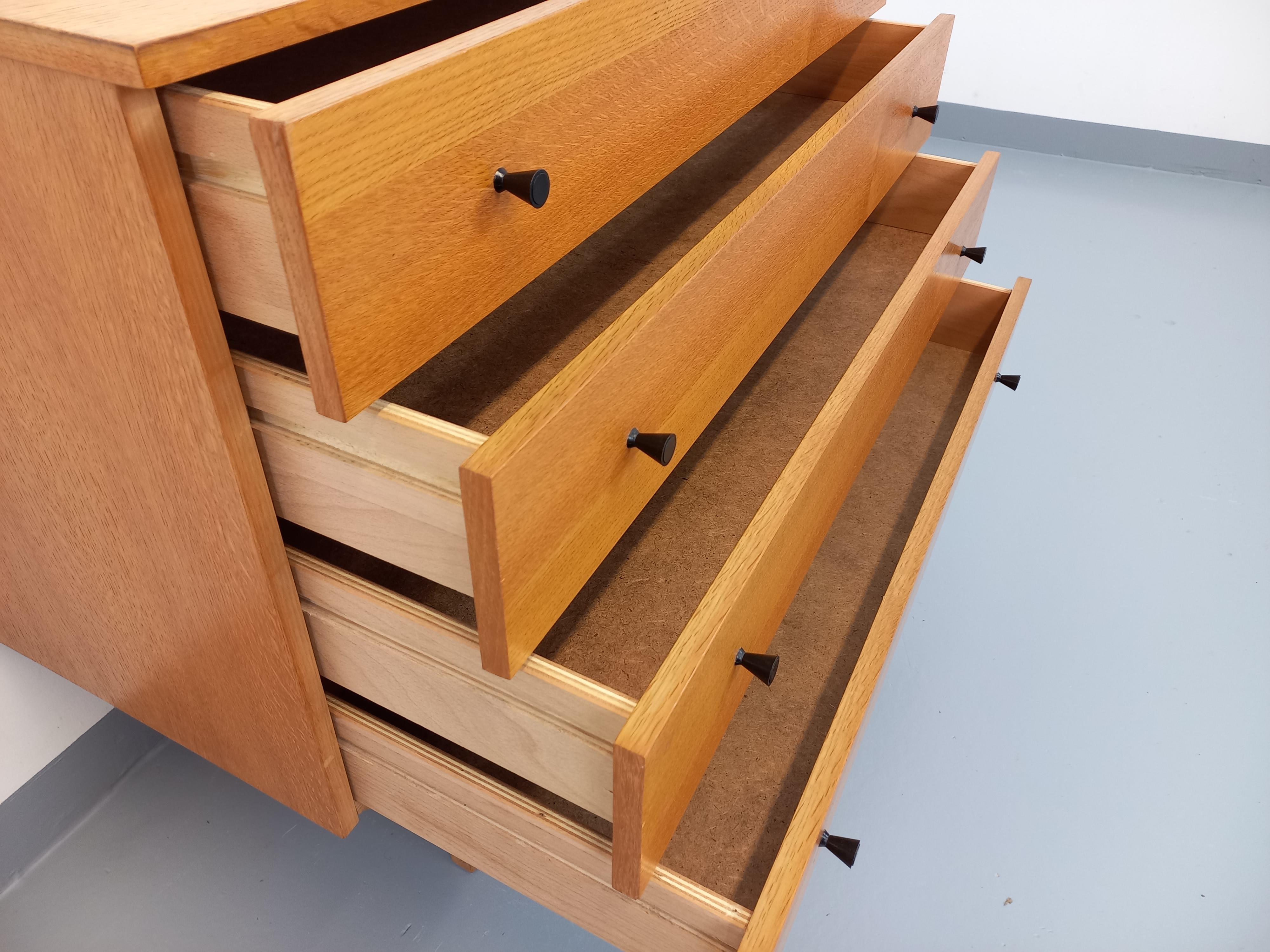 Commode vintage en bois des années 50 60 4