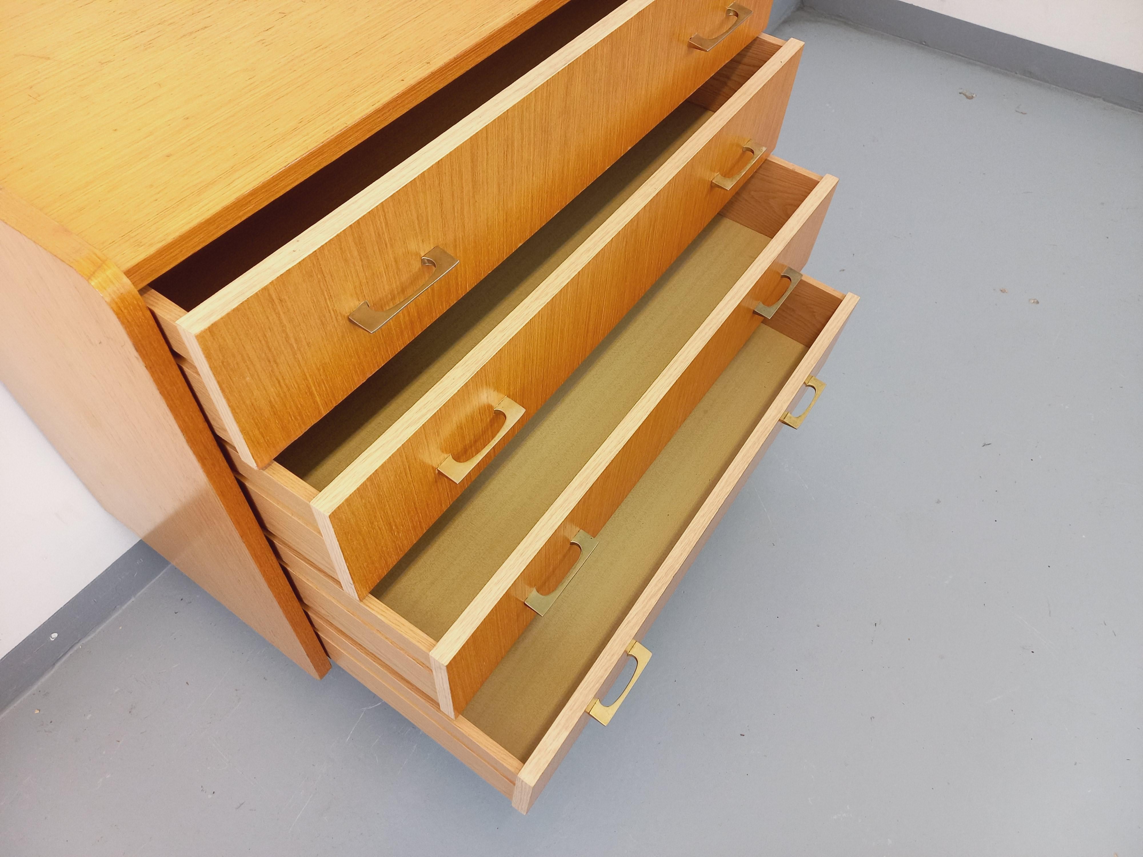 Commode vintage en bois des années 50 60 10
