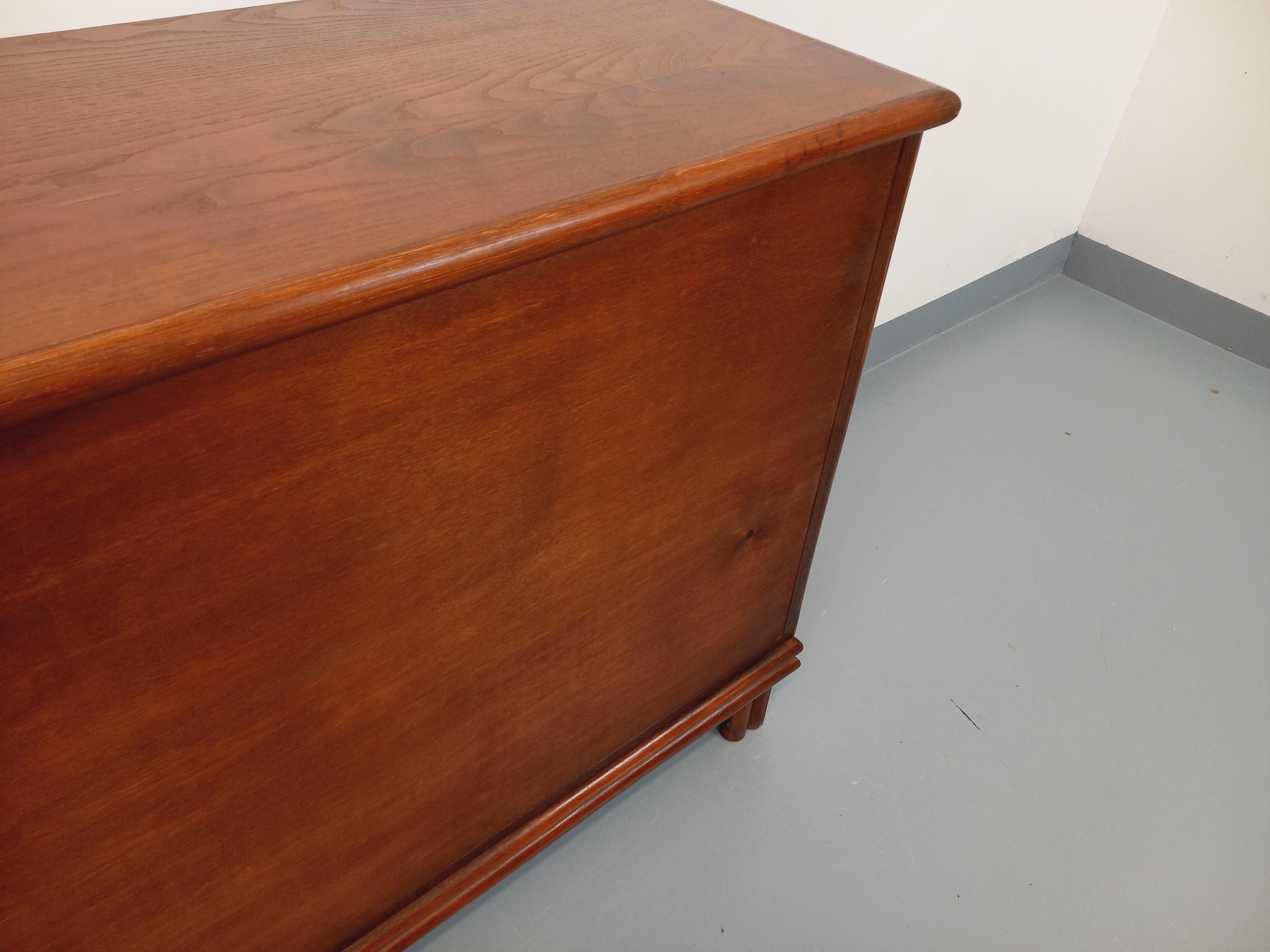 Commode vintage en bois et rotin tressé des années 70 5