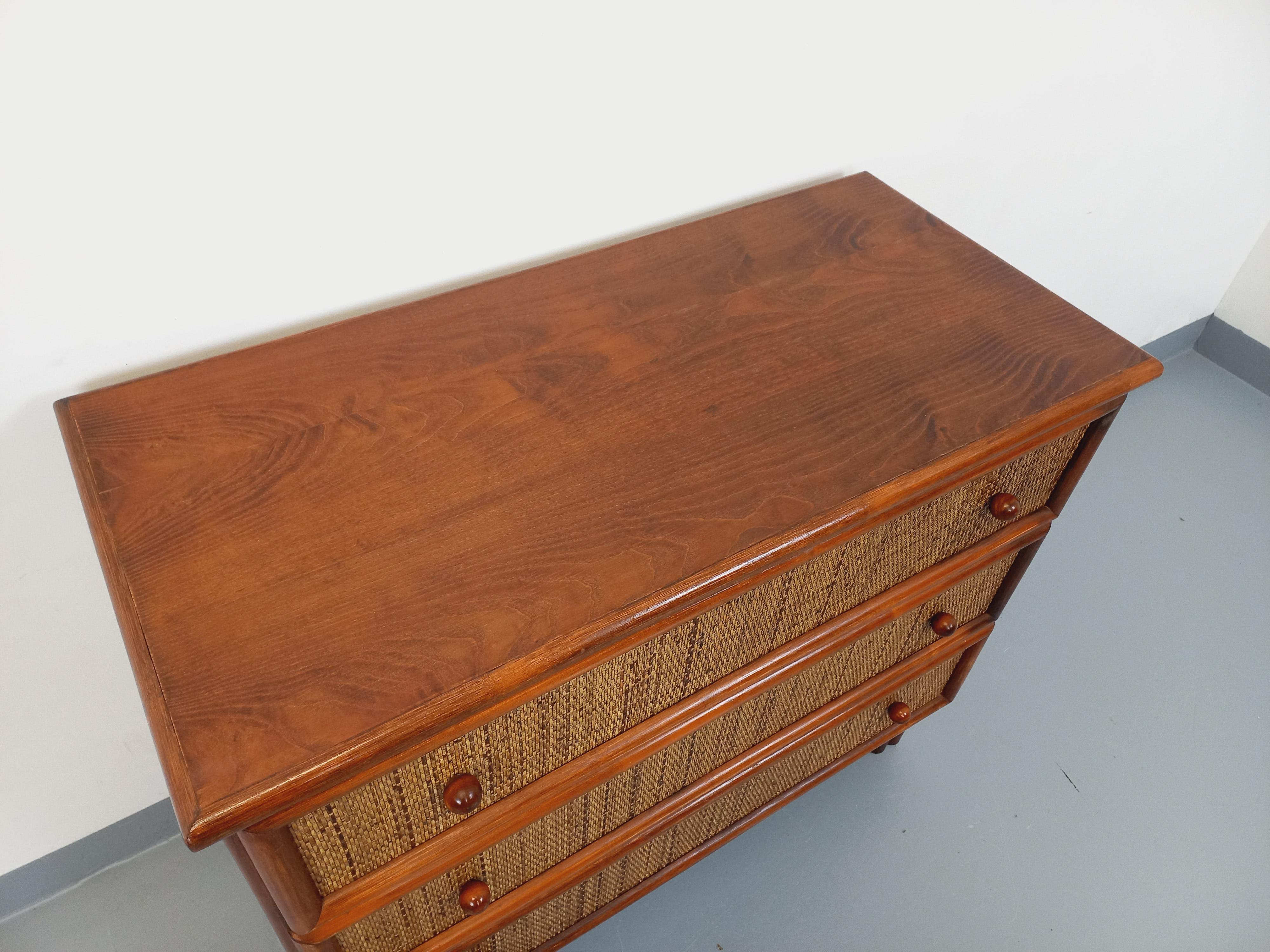 Late 20th Century Commode vintage en bois et rotin tressé des années 70