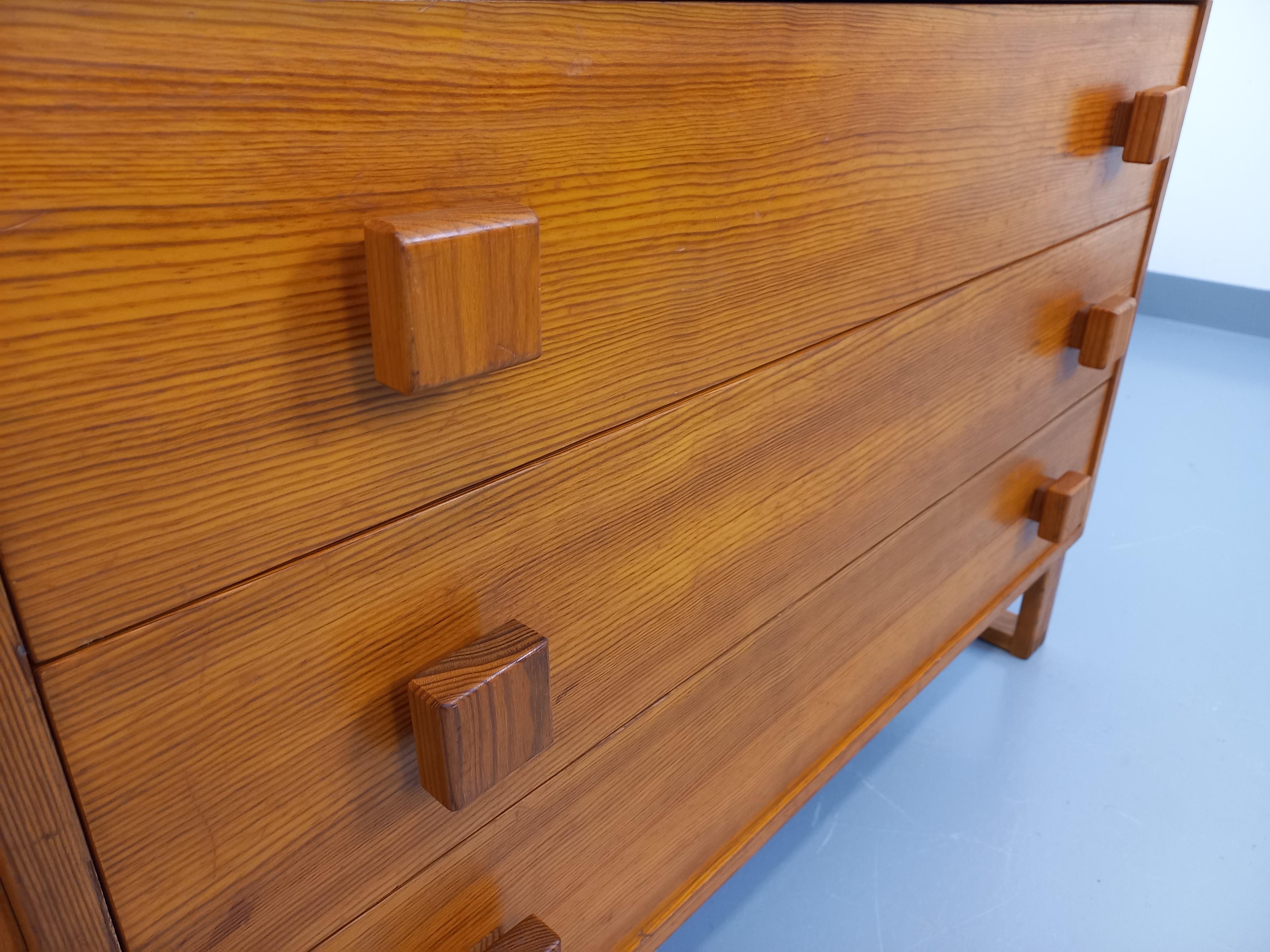 Commode vintage pieds traîneau en bois de pin degli anni '70 in vendita 7