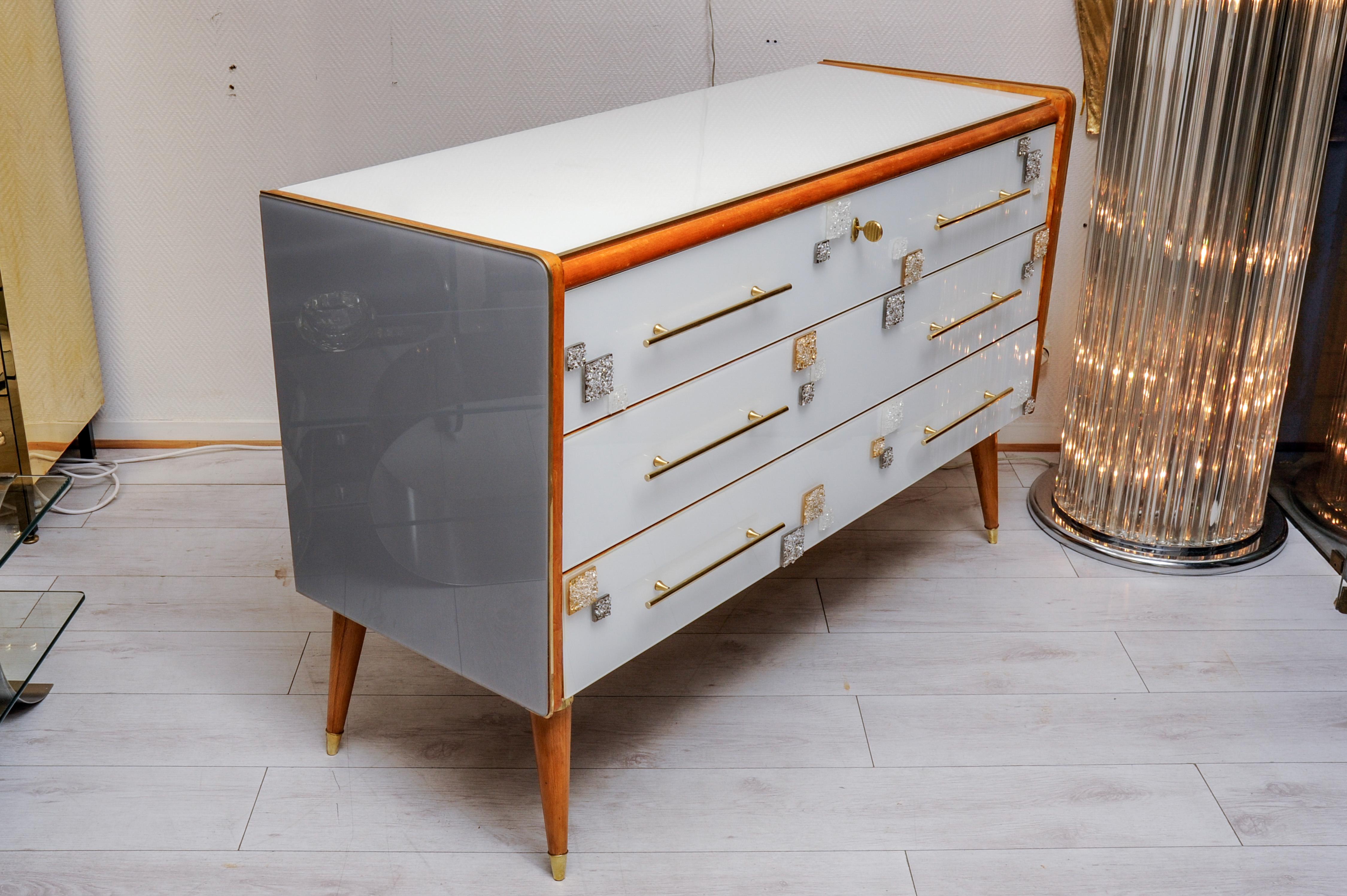 Commode with Three Drawers in Teinted Glass and Applications in Murano Glass For Sale 1