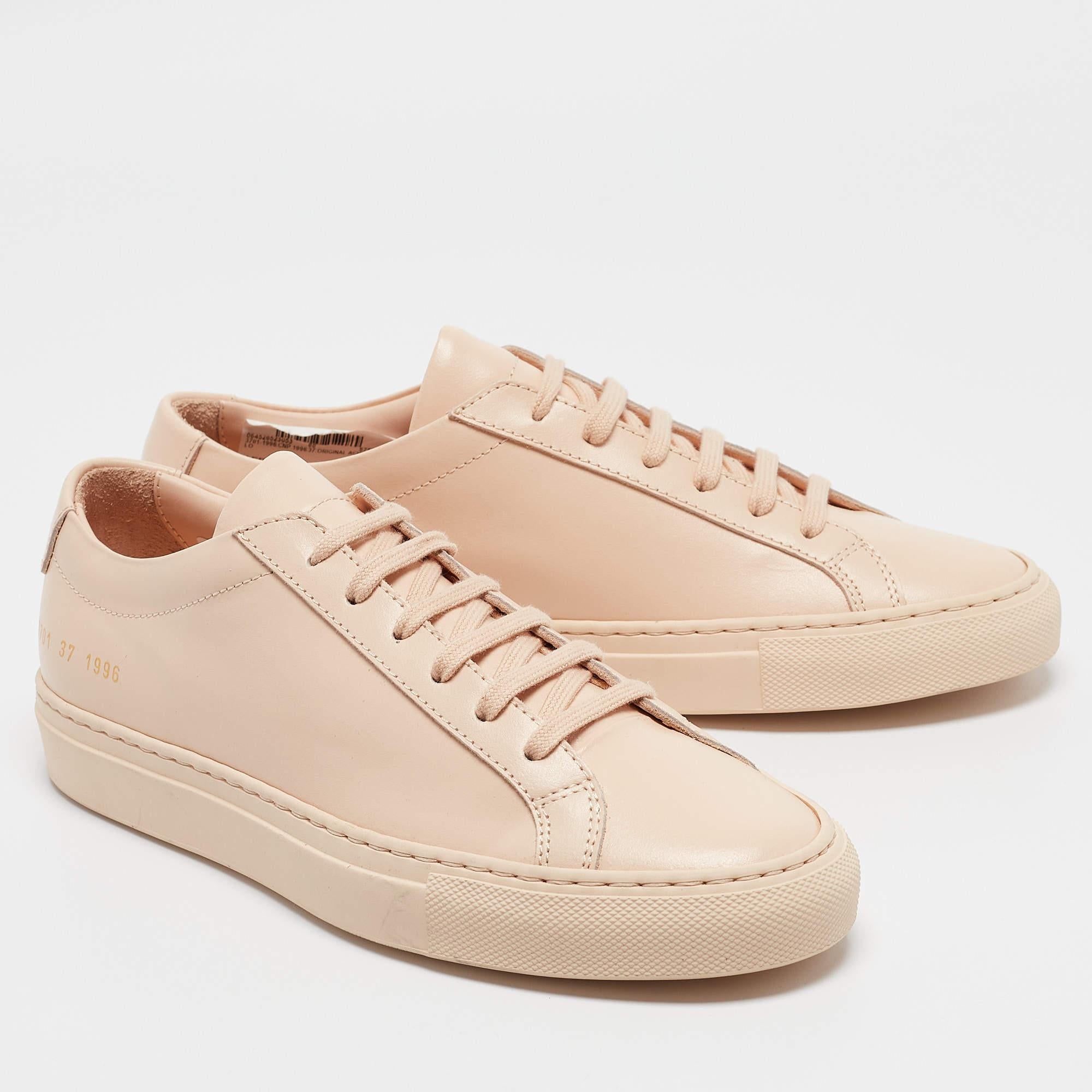 Women's Common Projects Beige Leather Achilles Low Top Sneakers Size 37 For Sale