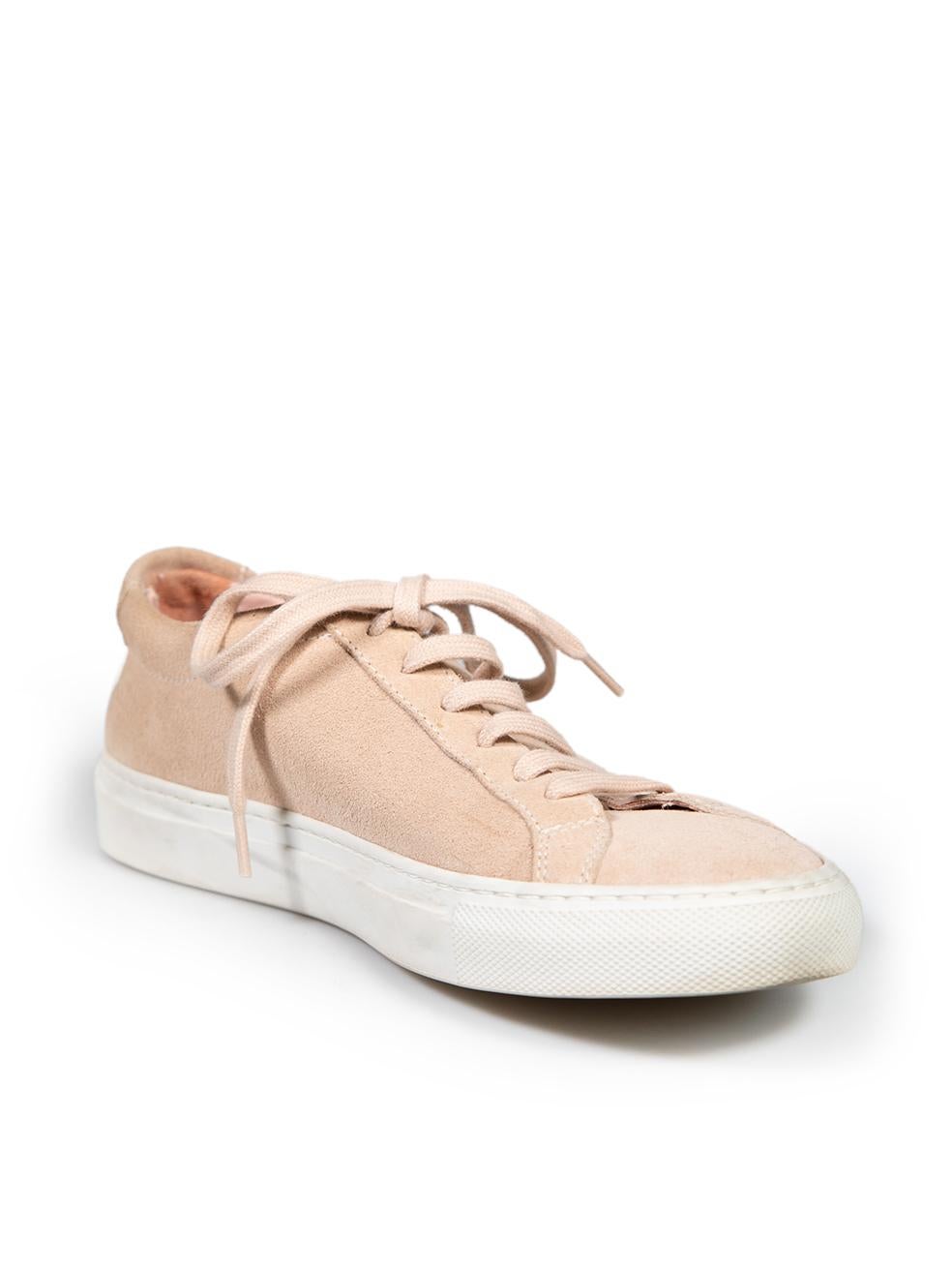 CONDITION is Very good. Minimal wear to shoes is evident. Minimal wear to the sole is seen with discolouration marks and a tiny tear in the leather on the insole on this used Common Projects designer resale item.
 
 
 
 Details
 
 
 Pink
 
 Suede
 
