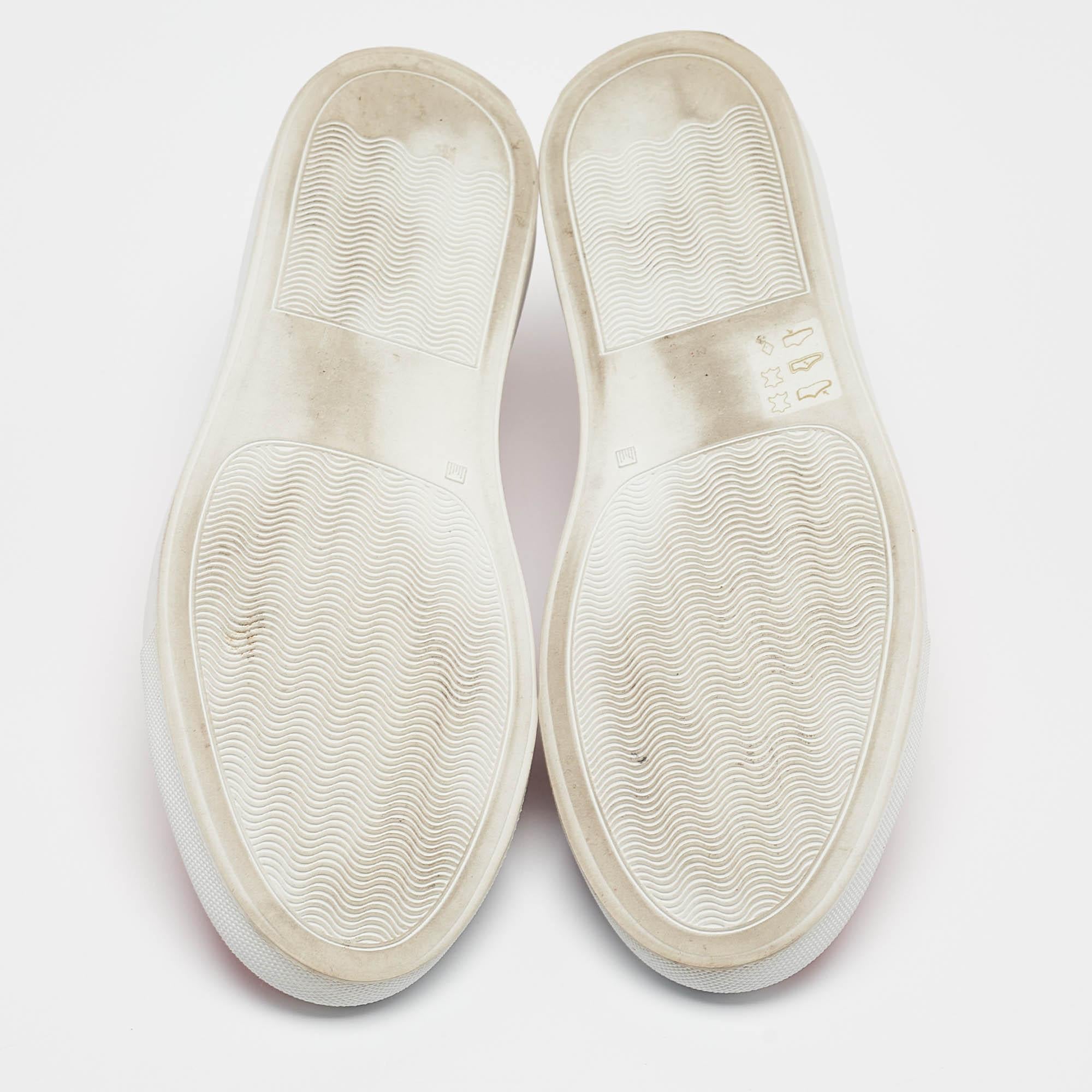 Common Projects Baskets basses Achilles en daim rouge taille 37 en vente 1