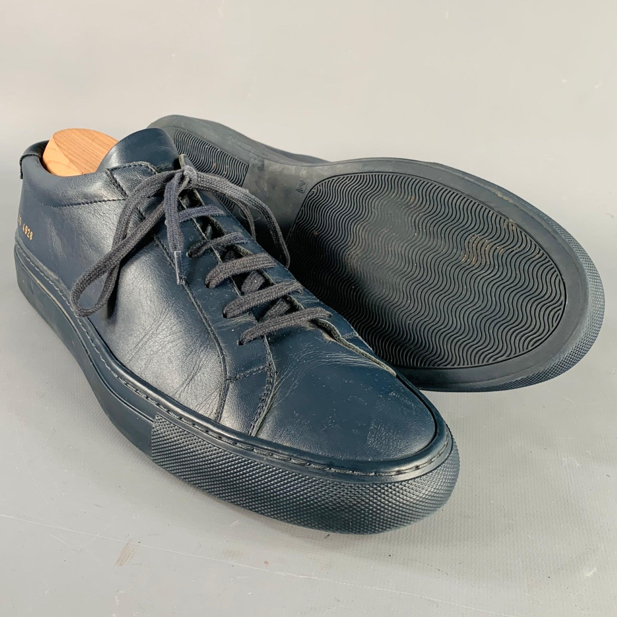 Men's COMMON PROJECTS Size 10 Navy Leather Low Top Sneakers For Sale