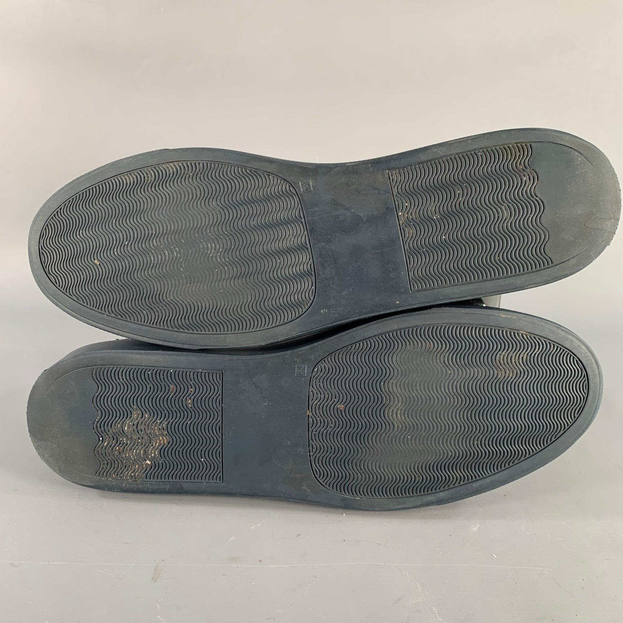 COMMON PROJECTS Size 10 Navy Leather Low Top Sneakers For Sale 1