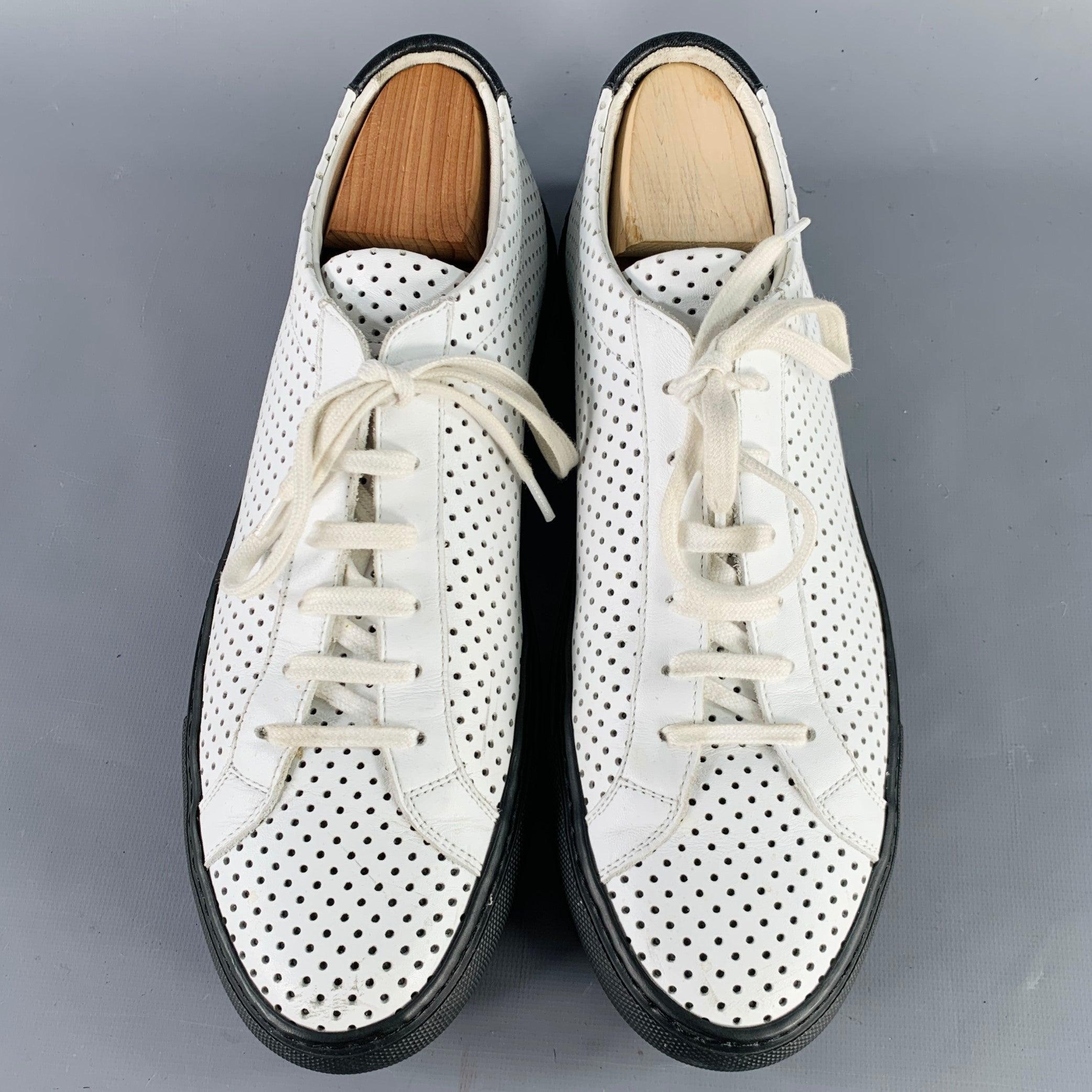 COMMON PROJECTS Size 10 White Black Perforated Leather Low Top Sneakers In Good Condition For Sale In San Francisco, CA