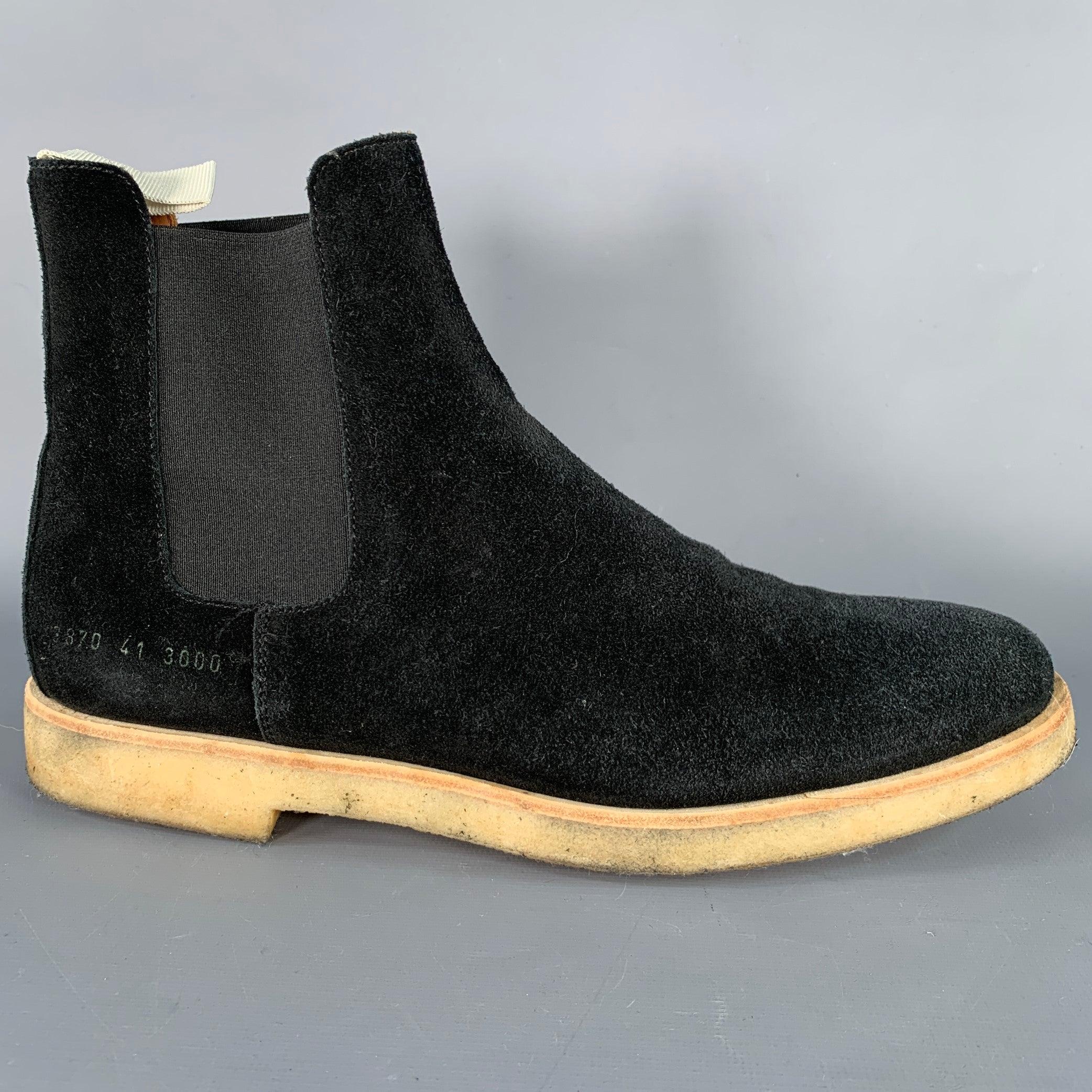 WOMAN by COMMON PROJECTS boots
in a black suede featuring a Chelsea ankle style with elastic panels, crepe sole, and pull on closure. Made in Italy.Very Good Pre-Owned Condition. 

Marked:   3870 41 3000 

Measurements: 
  Length: 11.5 inches Width:
