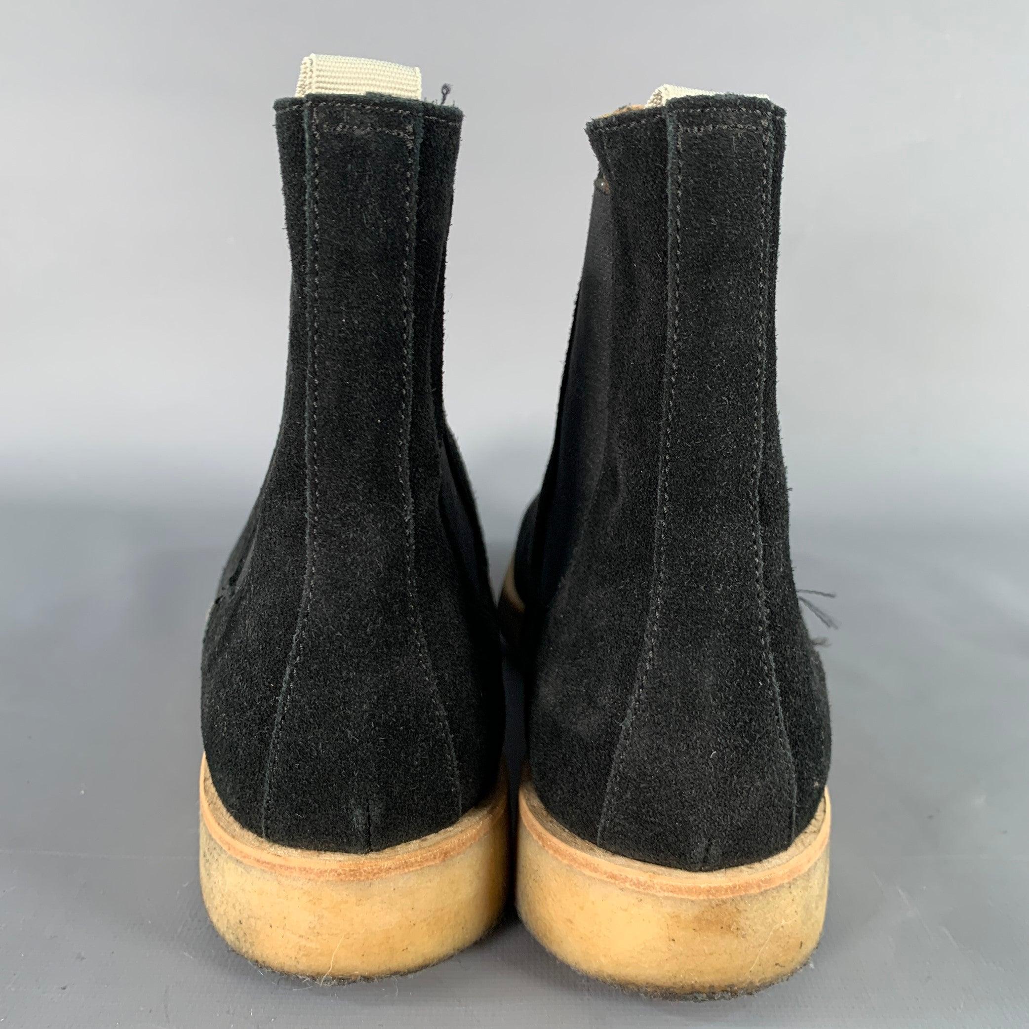 COMMON PROJECTS Size 11 Black Suede Crepe Sole Pull On Chelsea Ankle Boots In Good Condition For Sale In San Francisco, CA