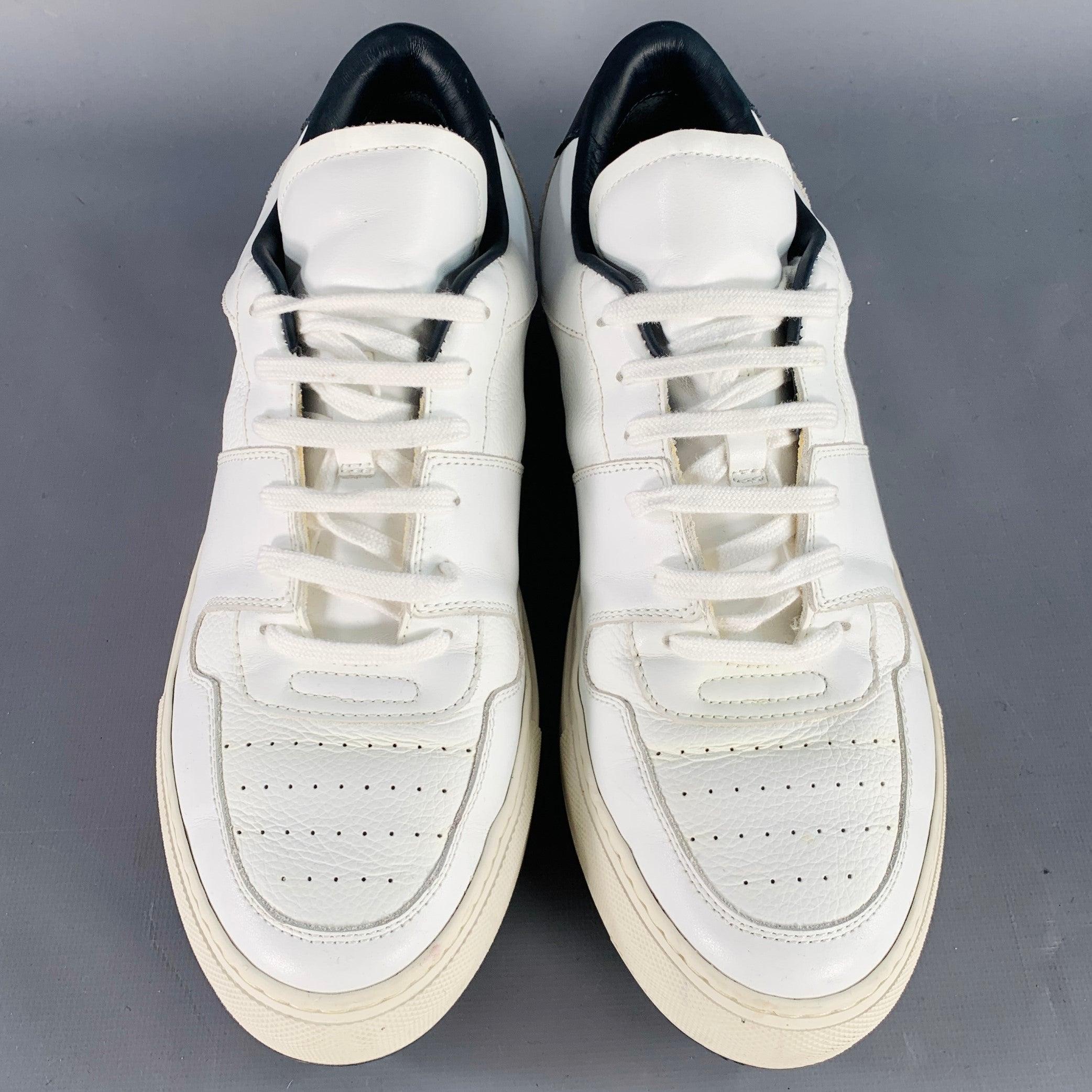 COMMON PROJECTS Size 11 White Black Leather Lace-Up Low Top Sneakers In Good Condition For Sale In San Francisco, CA