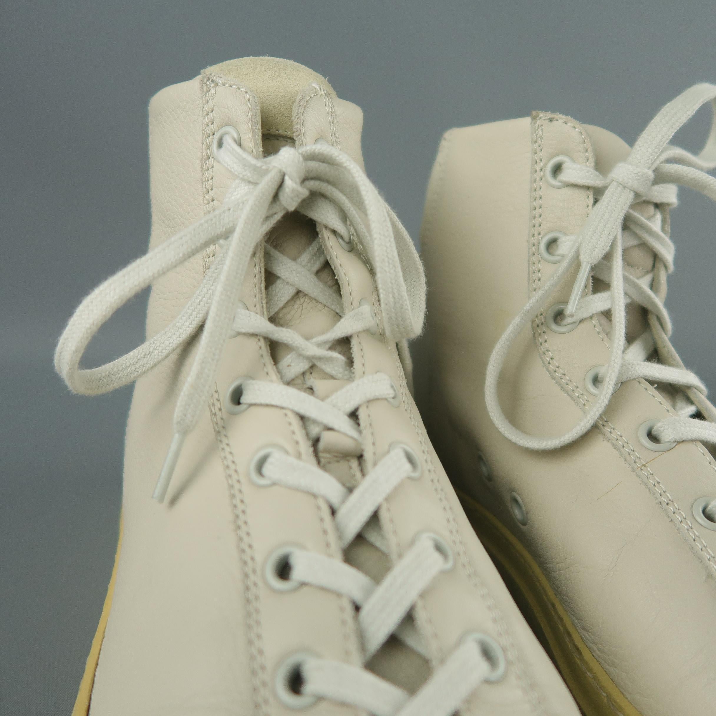Men's COMMON PROJECTS Size 7 Ivory Solid Leather High Top Sneakers