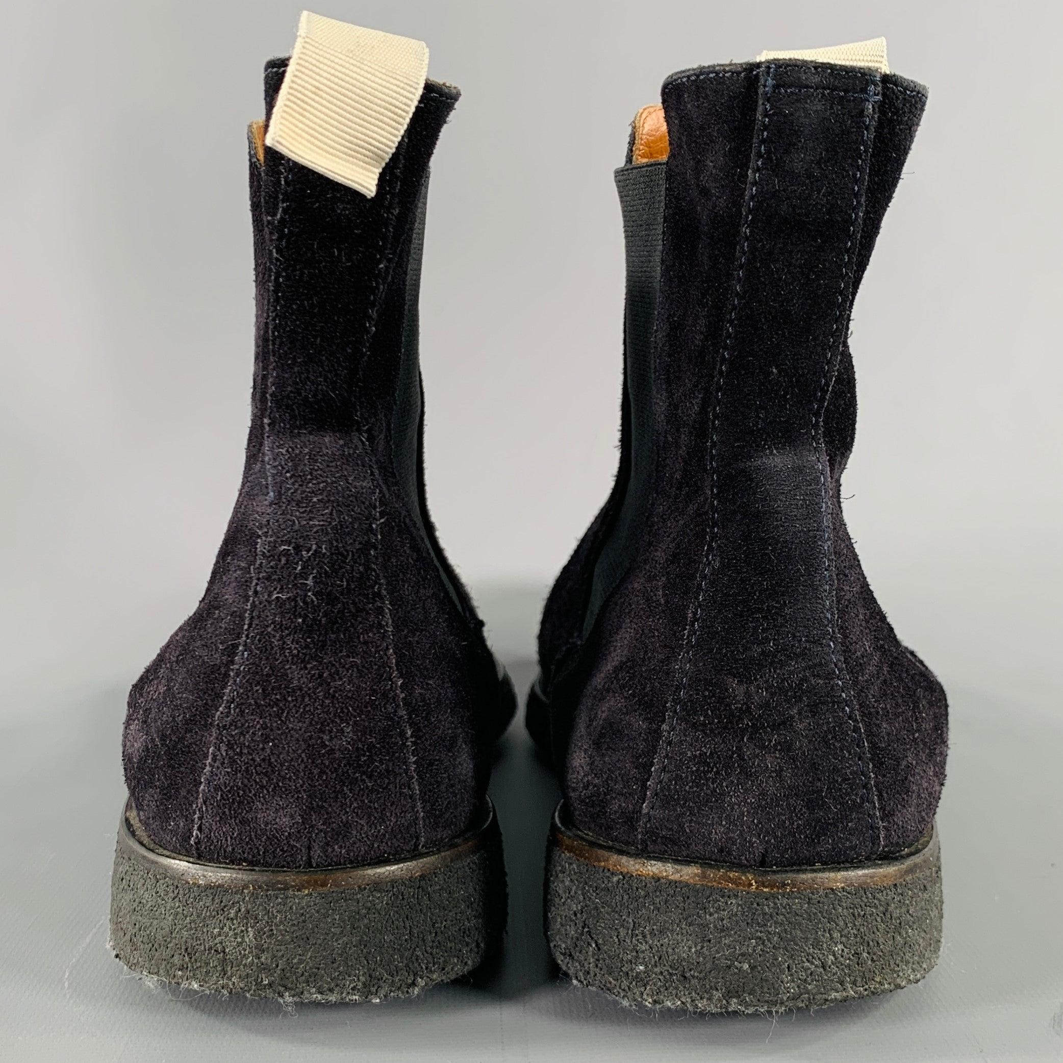 COMMON PROJECTS Size 8 Black Suede Chelsea Boots In Good Condition For Sale In San Francisco, CA