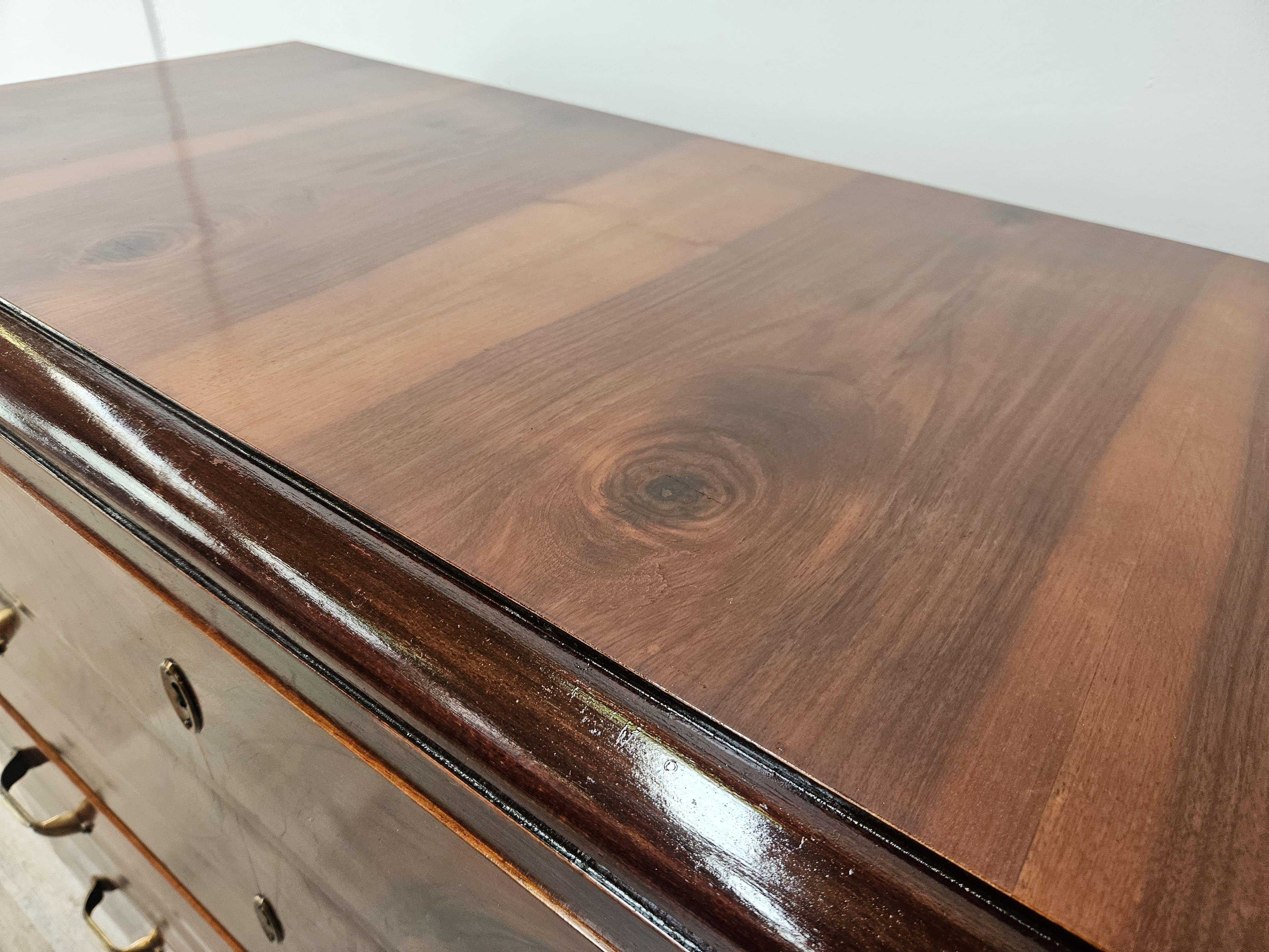 Comò Art Decò in piuma di mogano anni '40 Mid-20th Century en venta