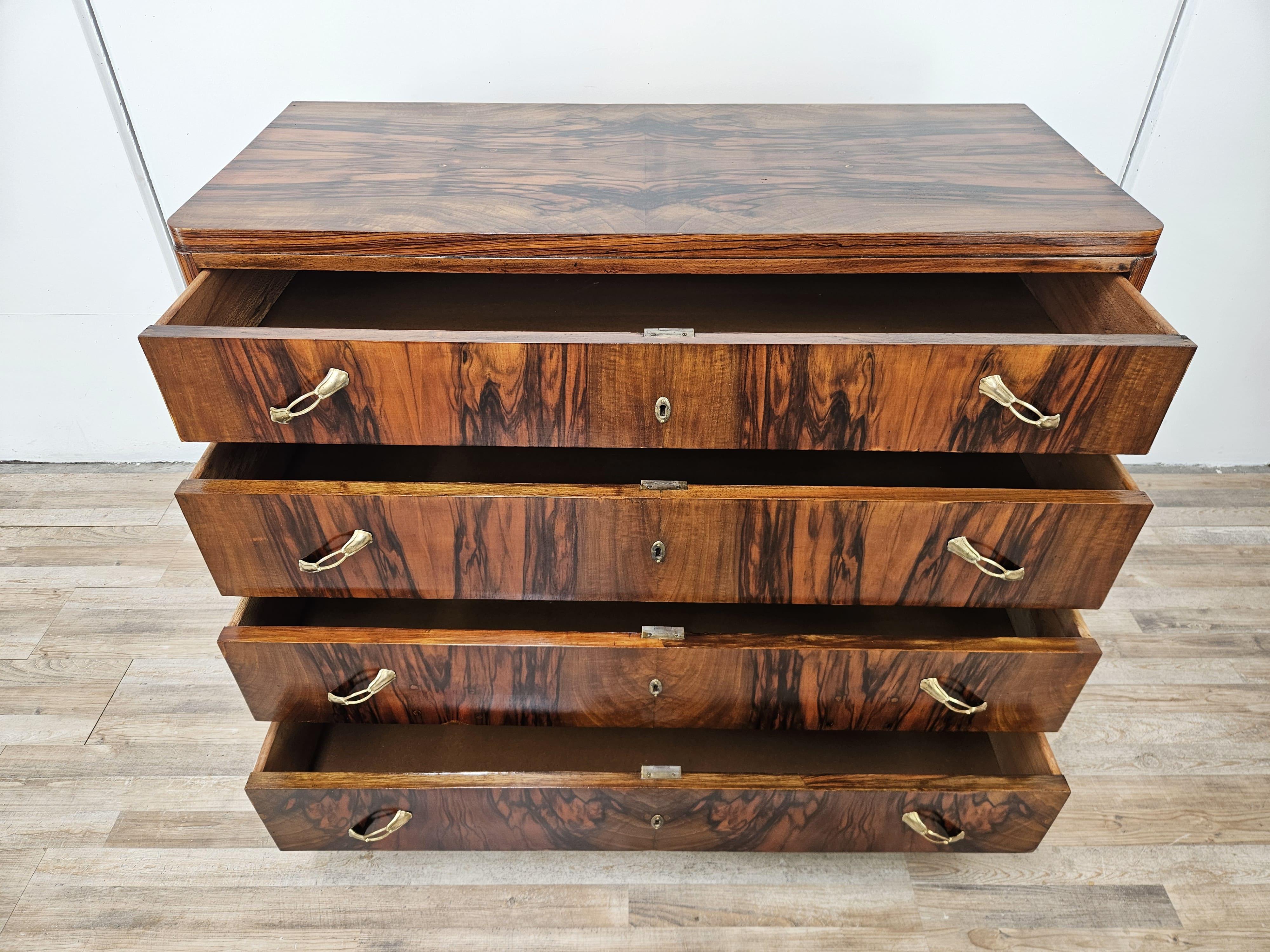 Comò Art Decò in radica 1930/1940 For Sale 4