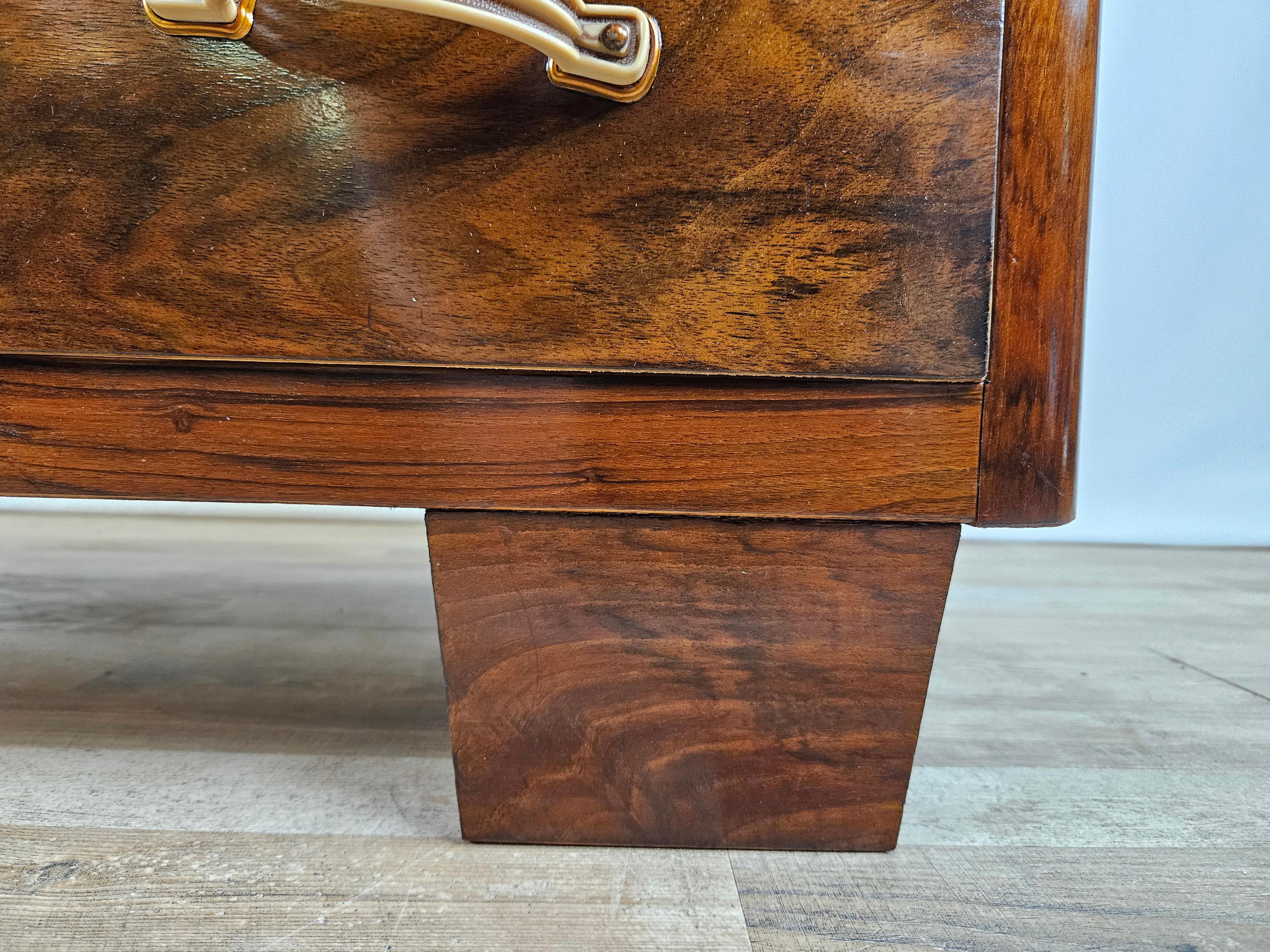 Art Deco walnut-root dresser with four drawers For Sale 8