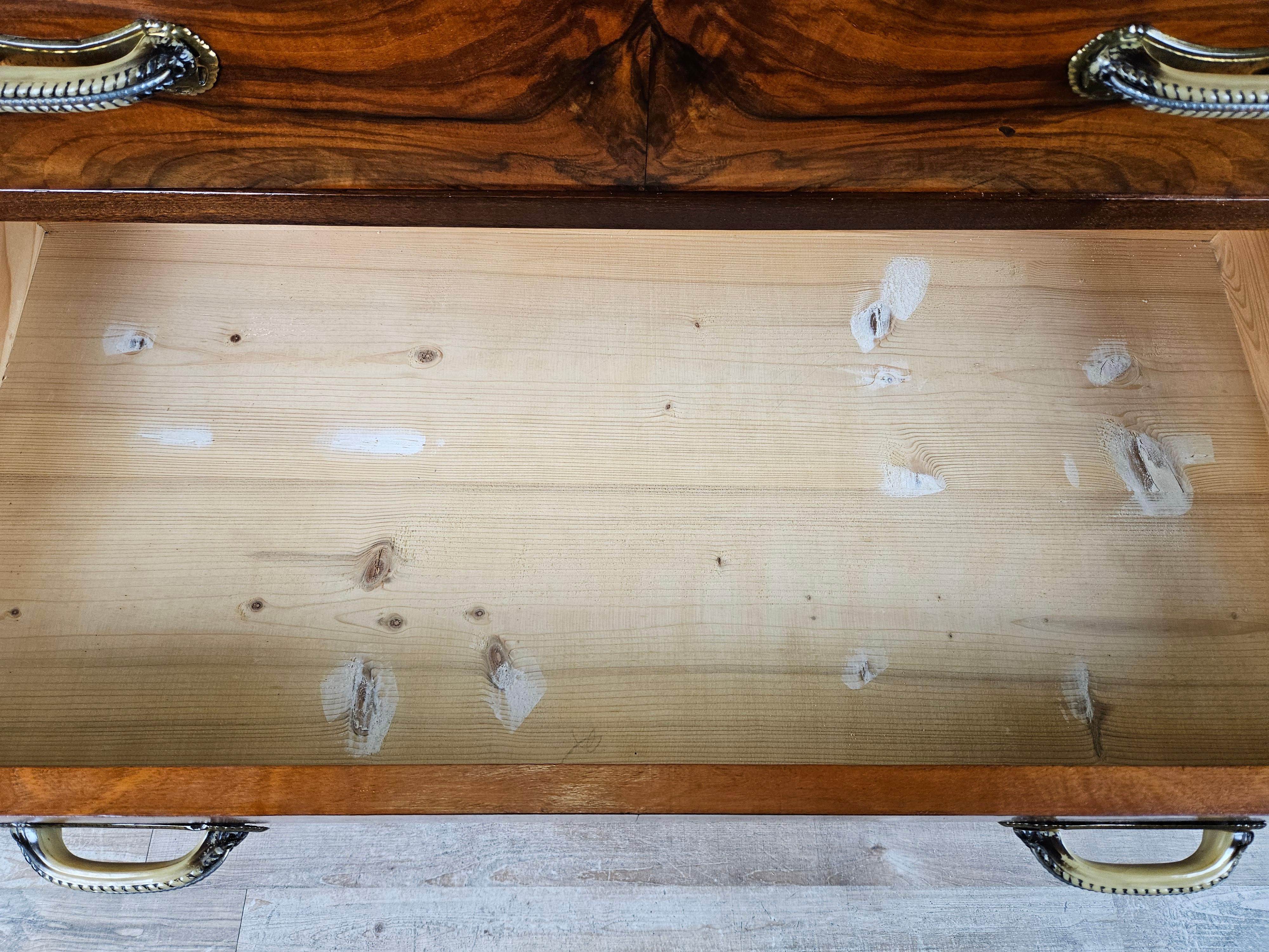 Art Deco chest of drawers in walnut burl and mahogany 1940s For Sale 12