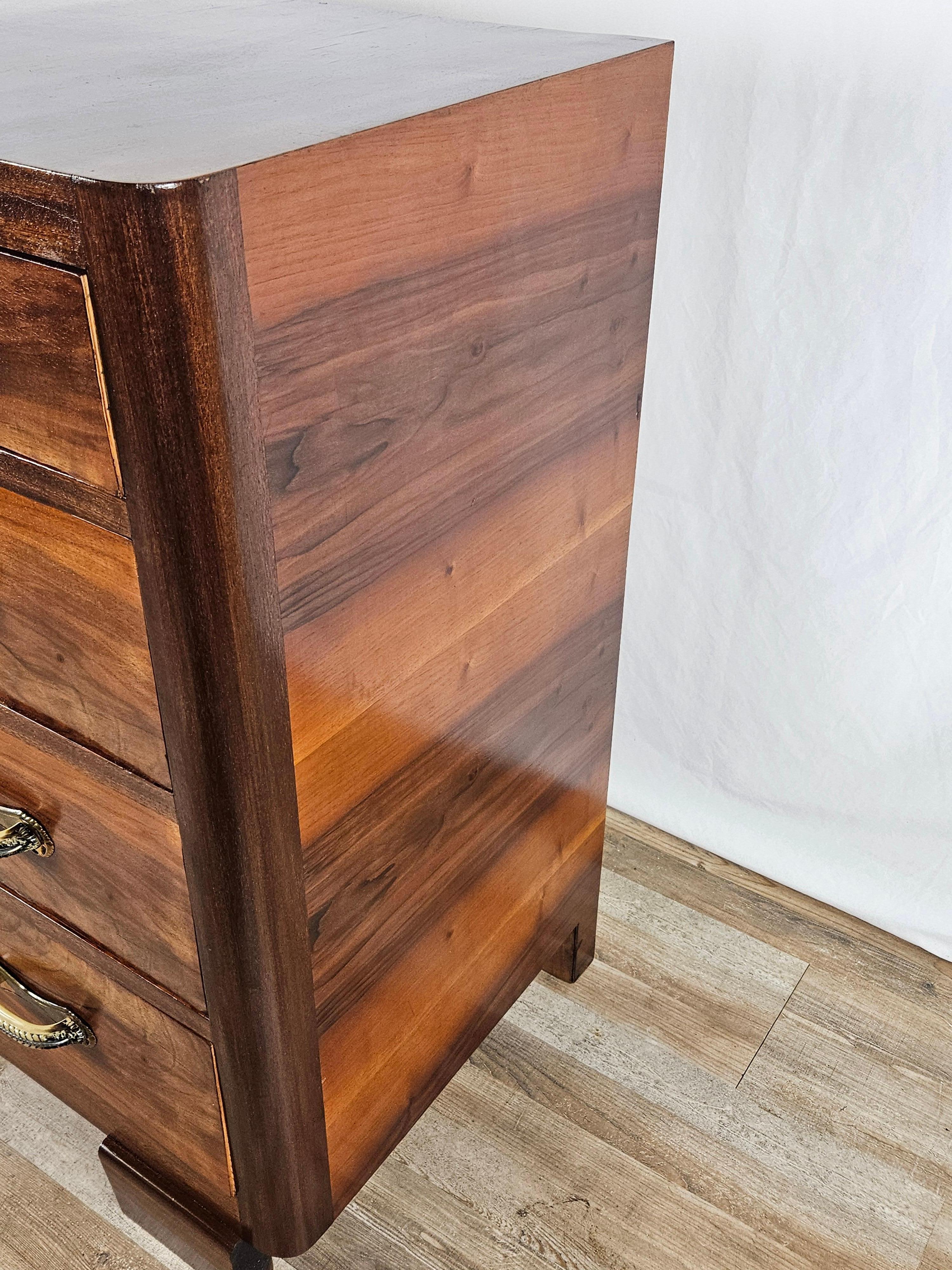 Italian Art Deco chest of drawers in walnut burl and mahogany 1940s For Sale