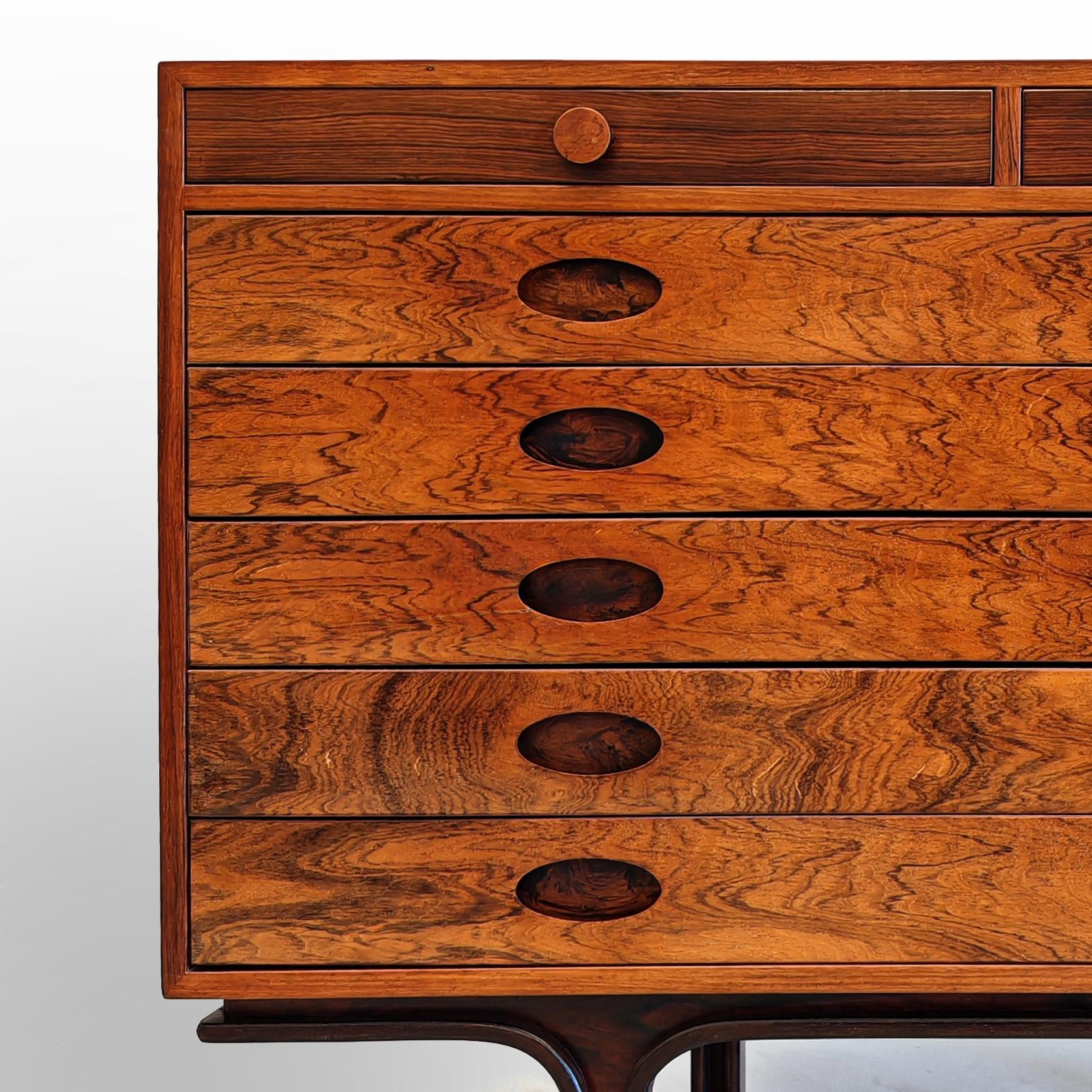 Mid-Century moderno como Cassettiera in legno G. Frattini per Bernini anni 50 in vendita