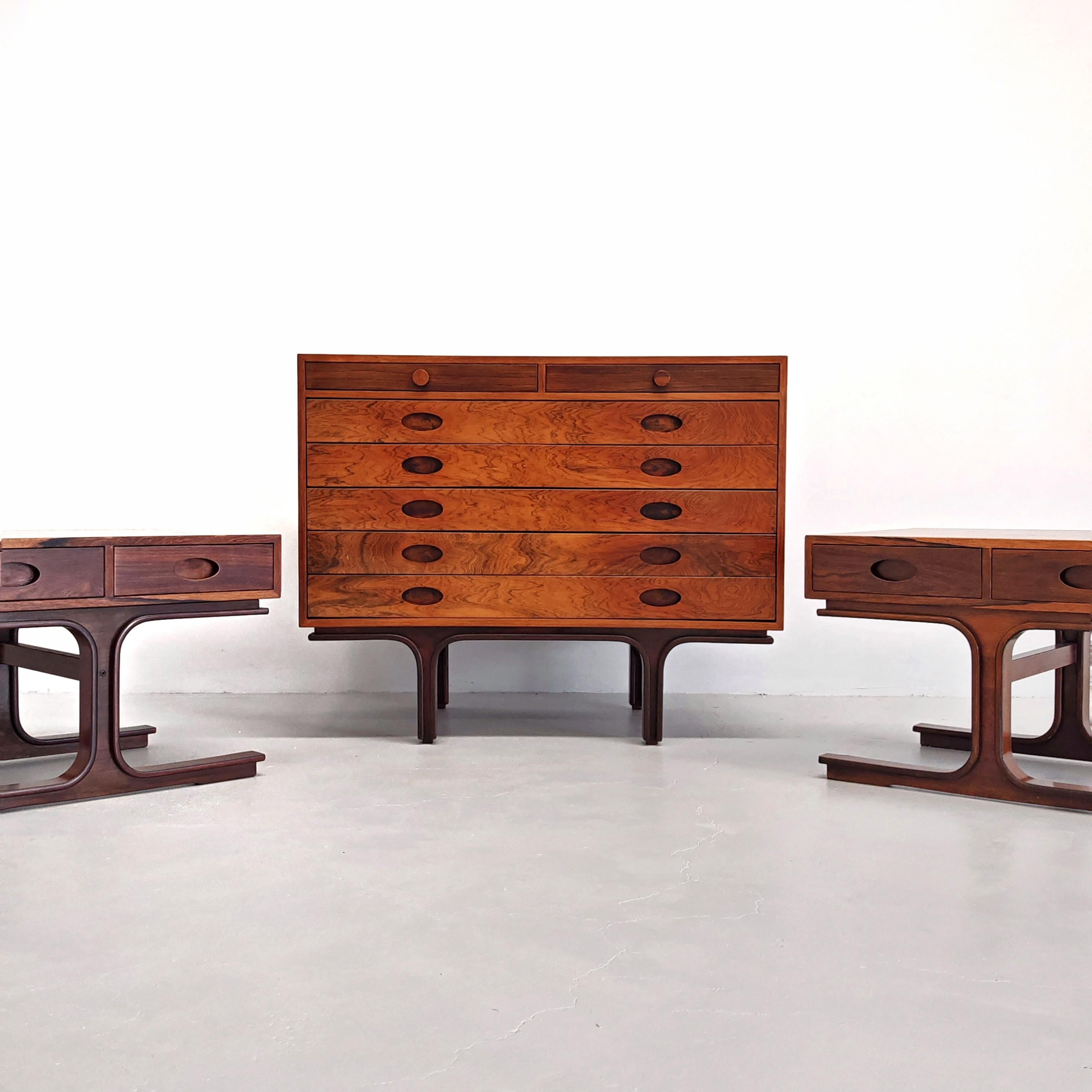 Altro como Cassettiera in legno G. Frattini per Bernini anni 50 in vendita