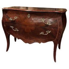 Commodes and Chests of Drawers
