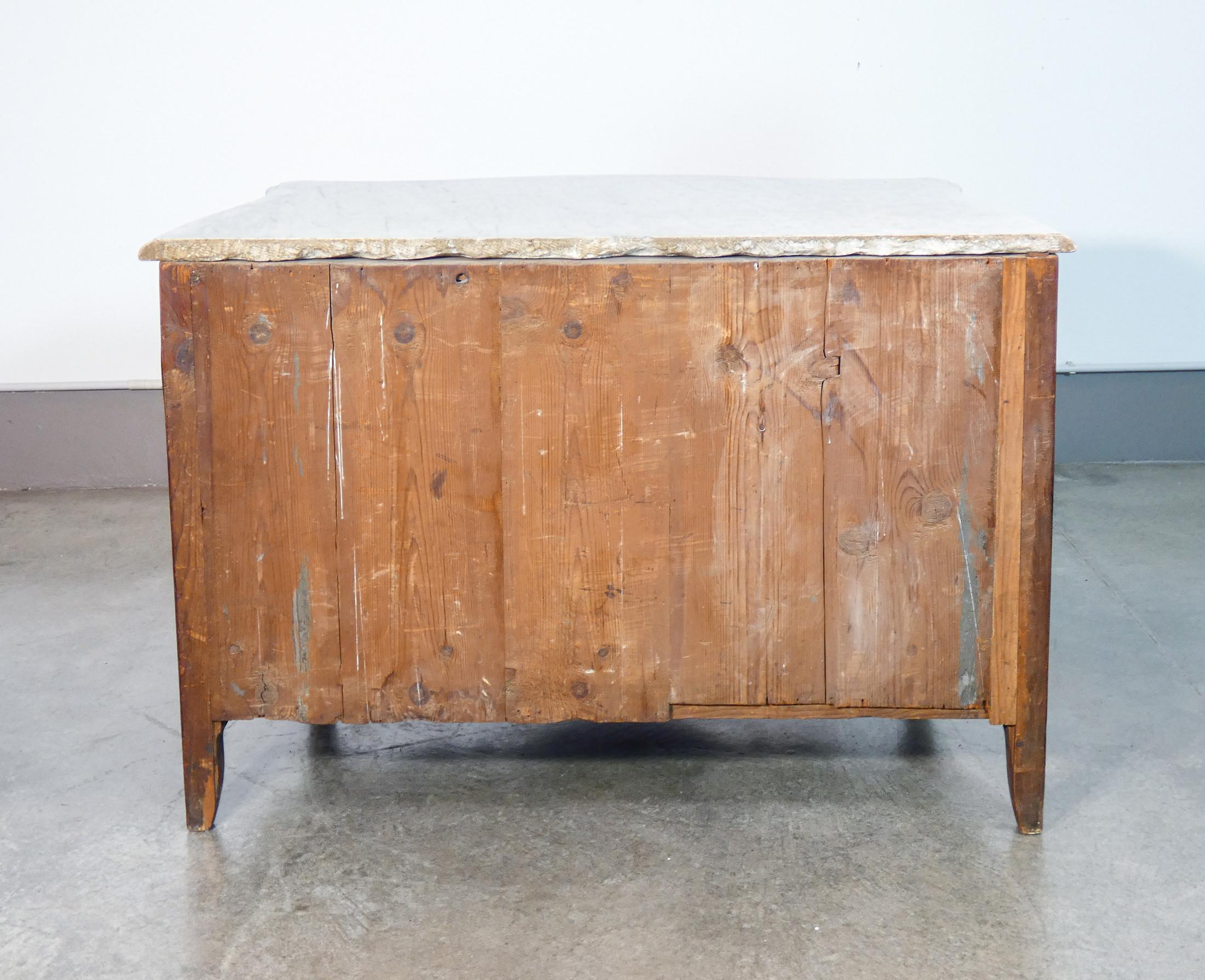 Comò cassettone Luigi XV original d'epoca. Première moitié du Settecento en vente 2