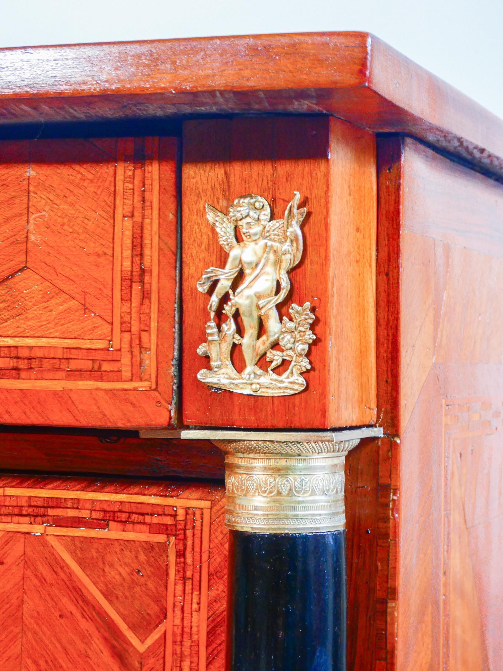 Comò IMPERO originale d'epoca, in legno intarsiato ed ebanizzato. Primo 1800 in vendita 5
